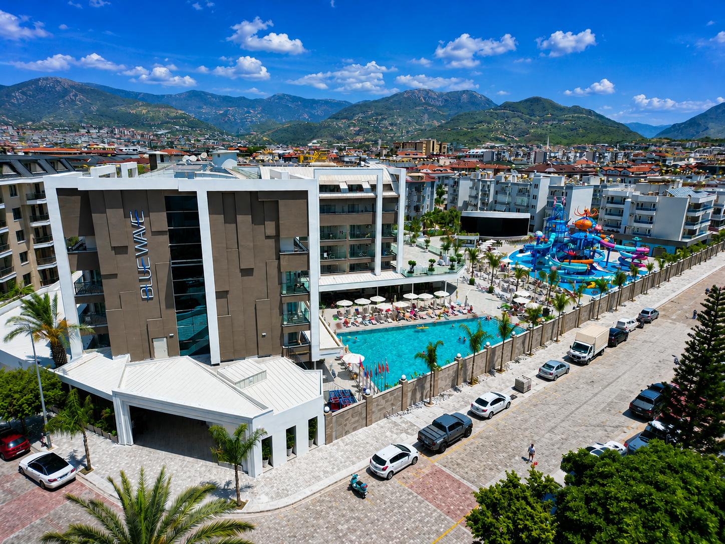 BLUE WAVE SUITE HOTEL