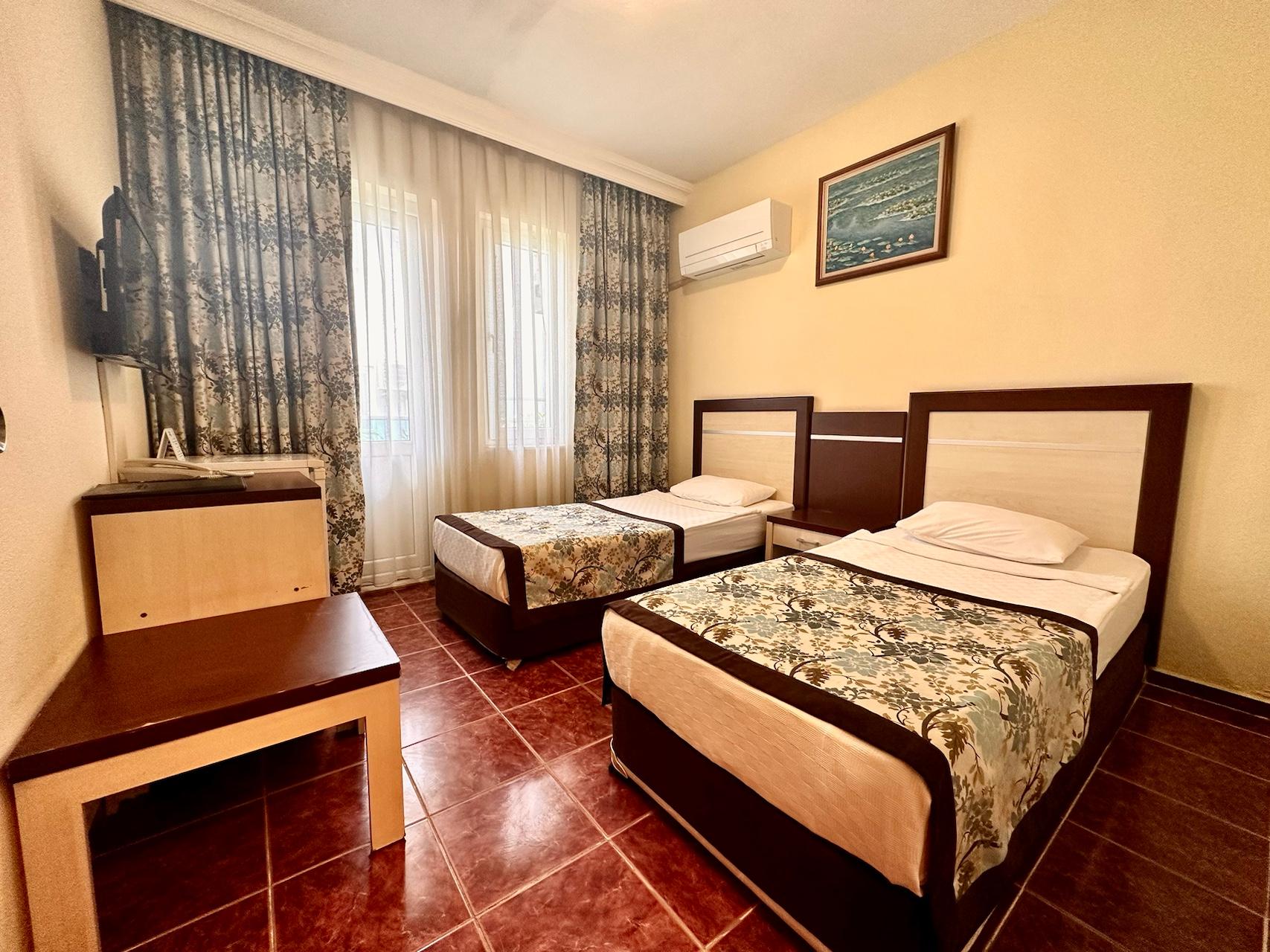 BLUE WAVE SUITE HOTEL