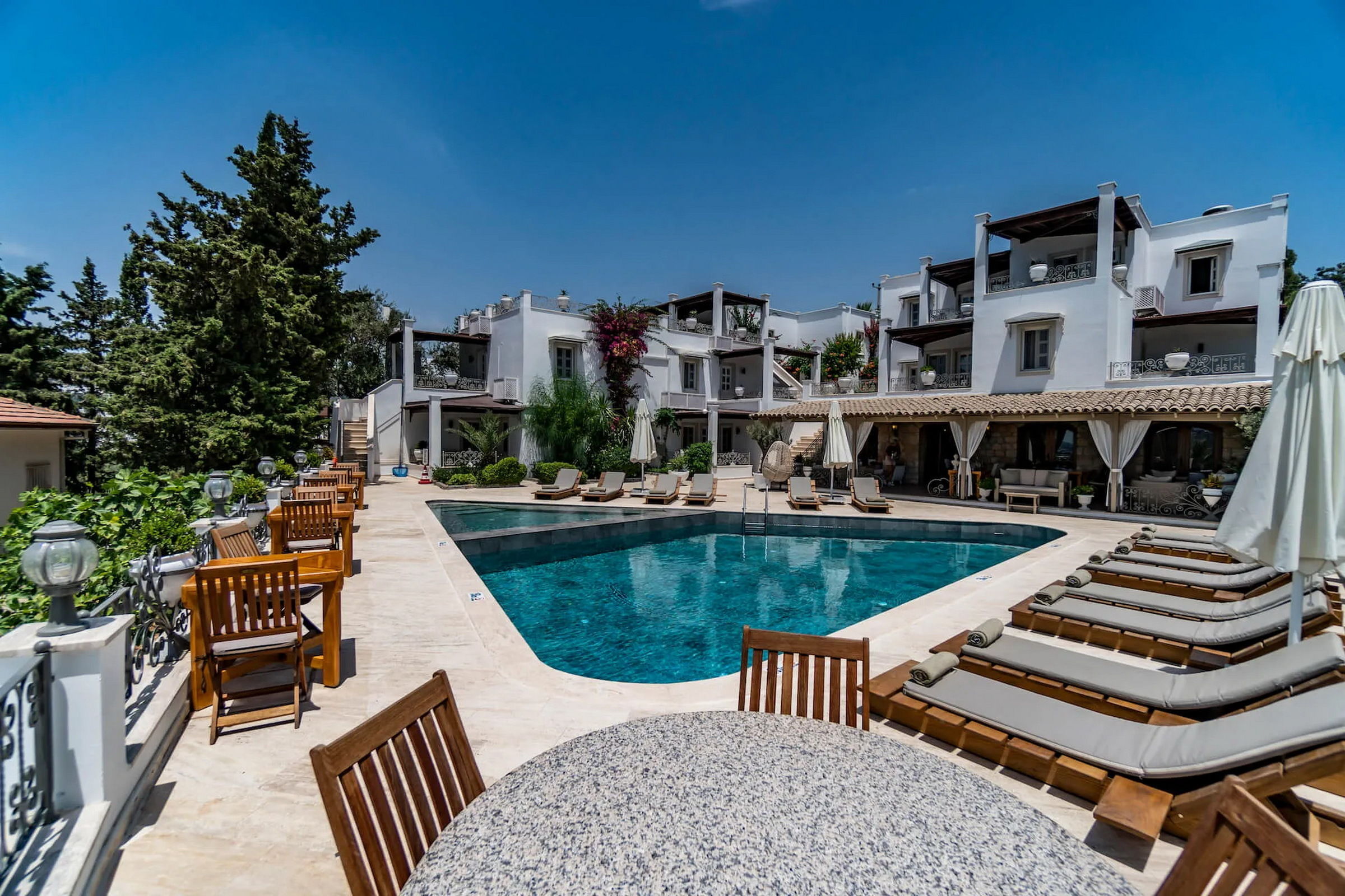 MANZARA BOUTIQUE HOTEL 12+
