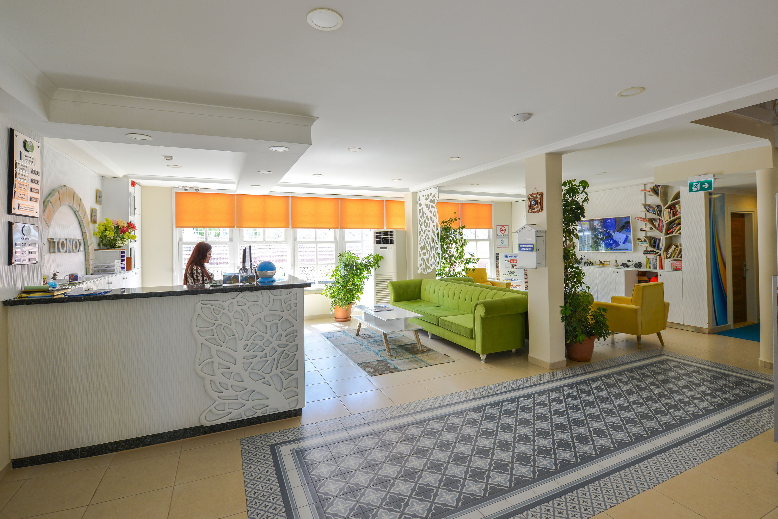 TONOZ BEACH HOTEL