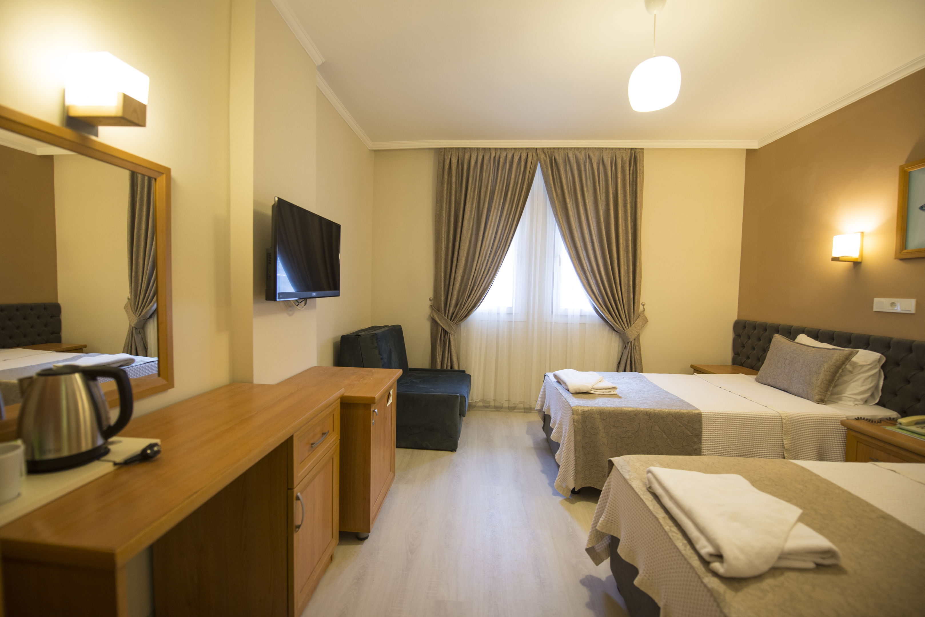 TONOZ BEACH HOTEL