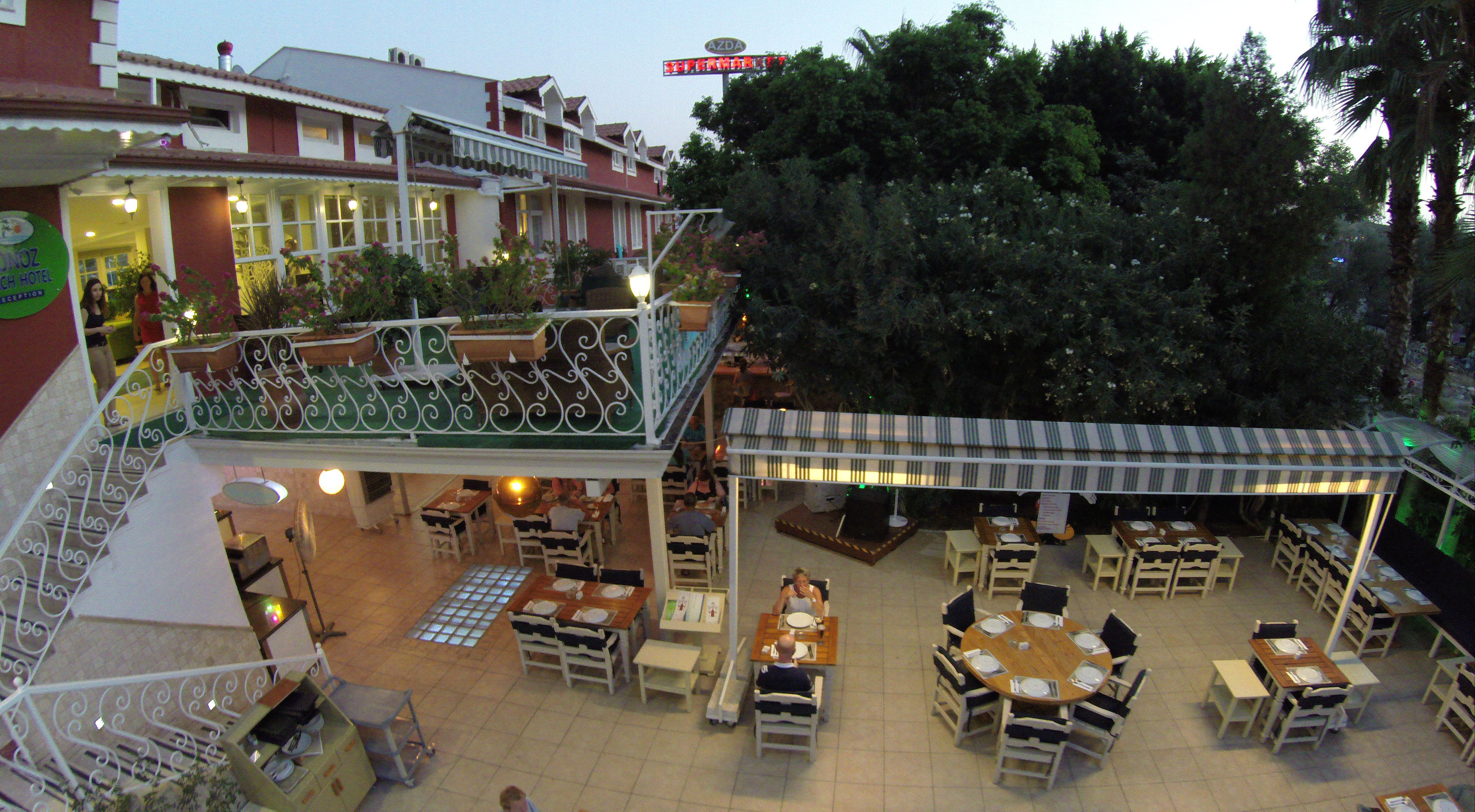 TONOZ BEACH HOTEL