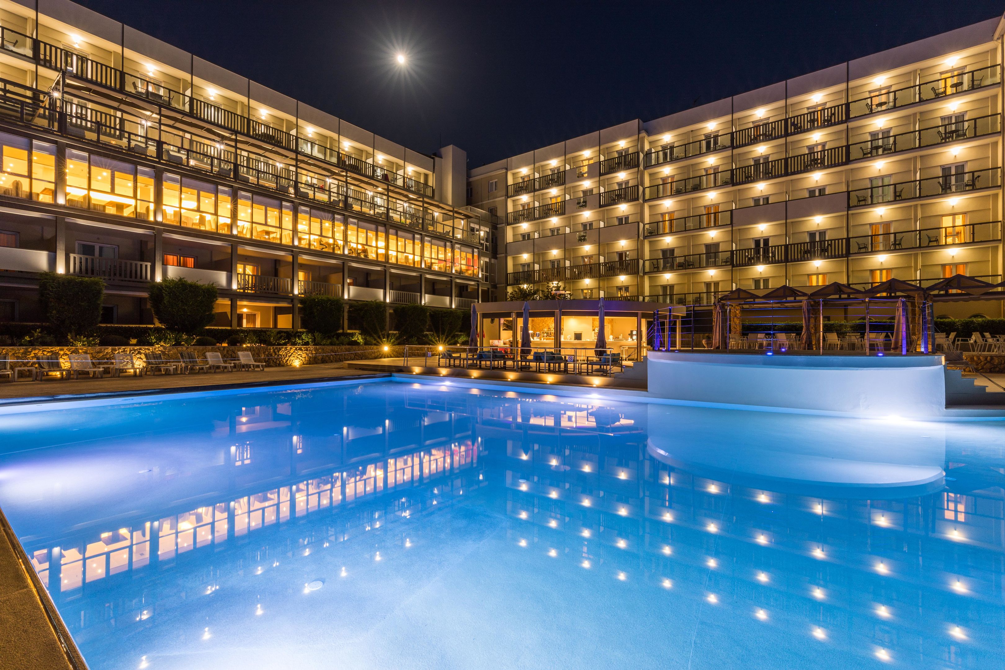 ARITI GRAND HOTEL