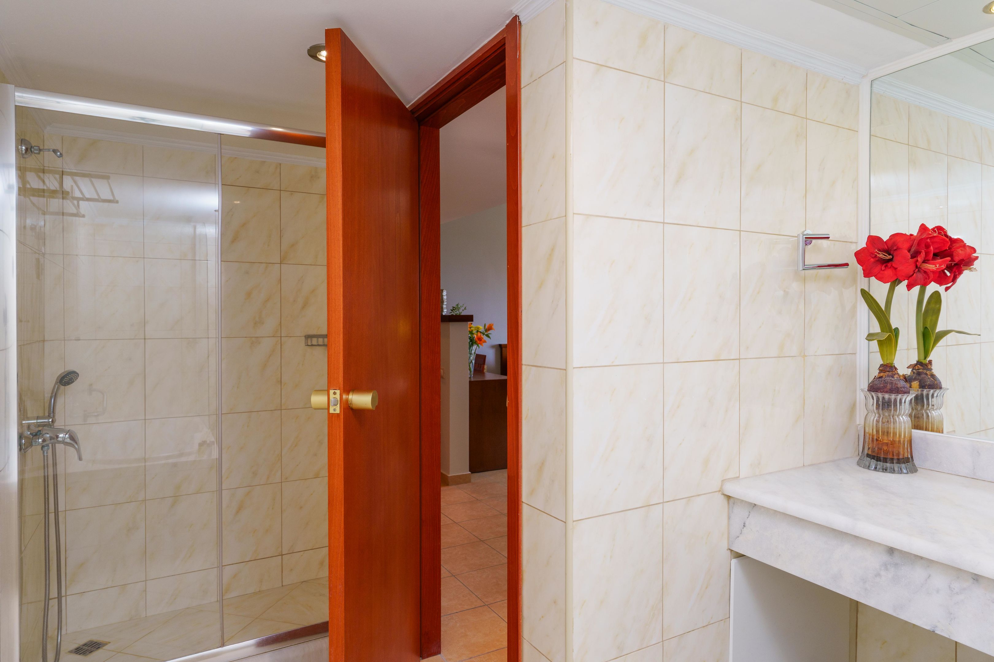 ARITI GRAND HOTEL
