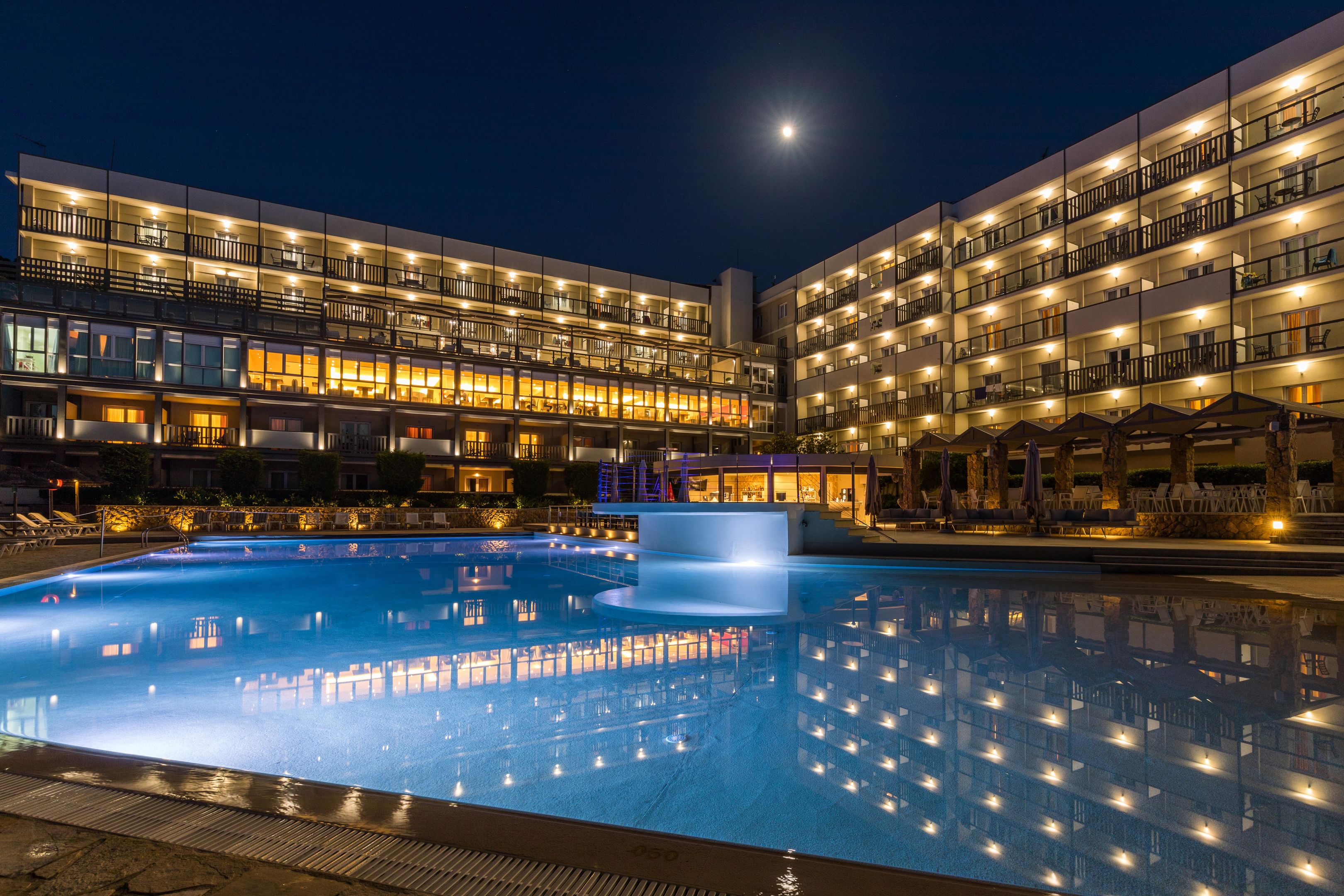 ARITI GRAND HOTEL