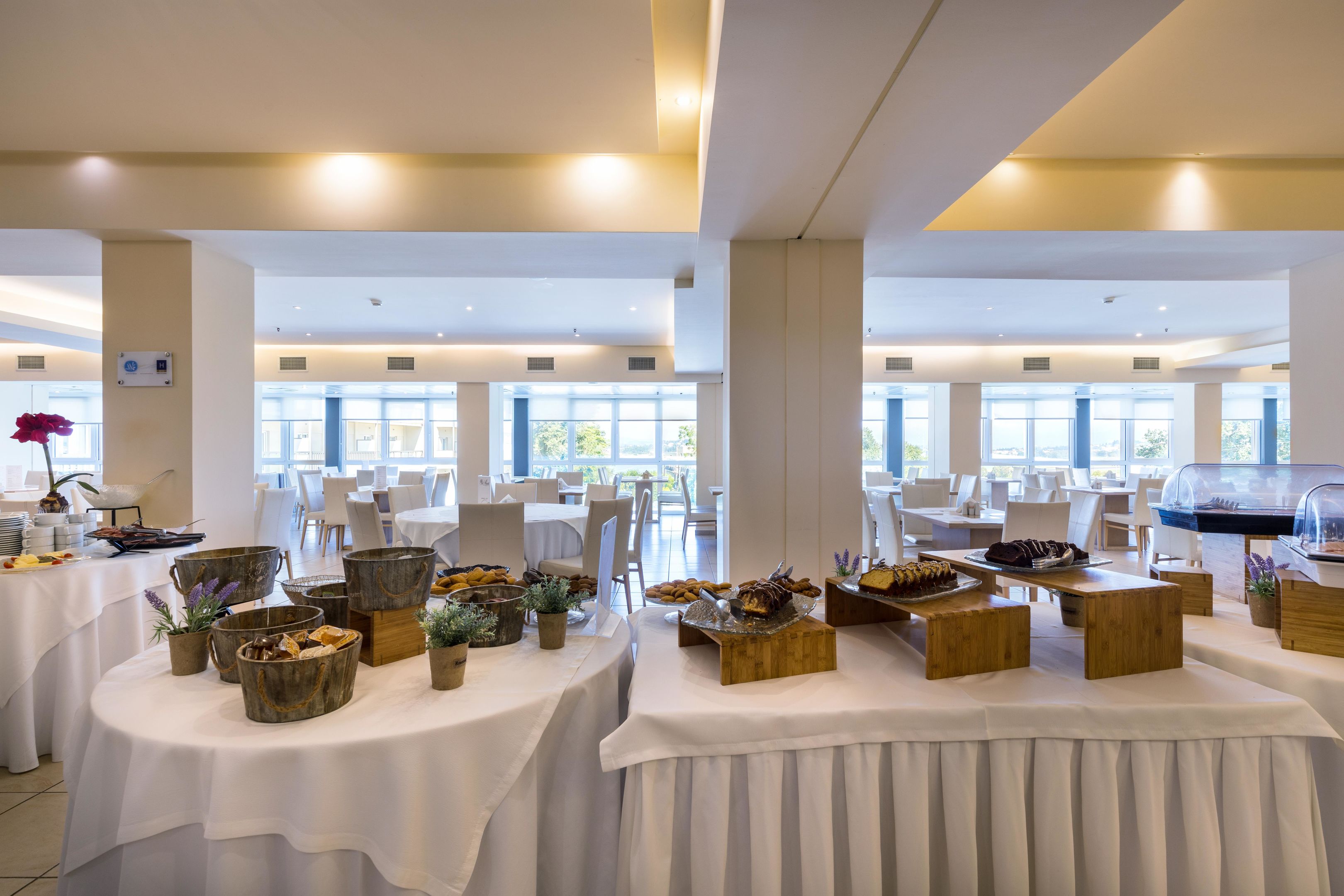 ARITI GRAND HOTEL