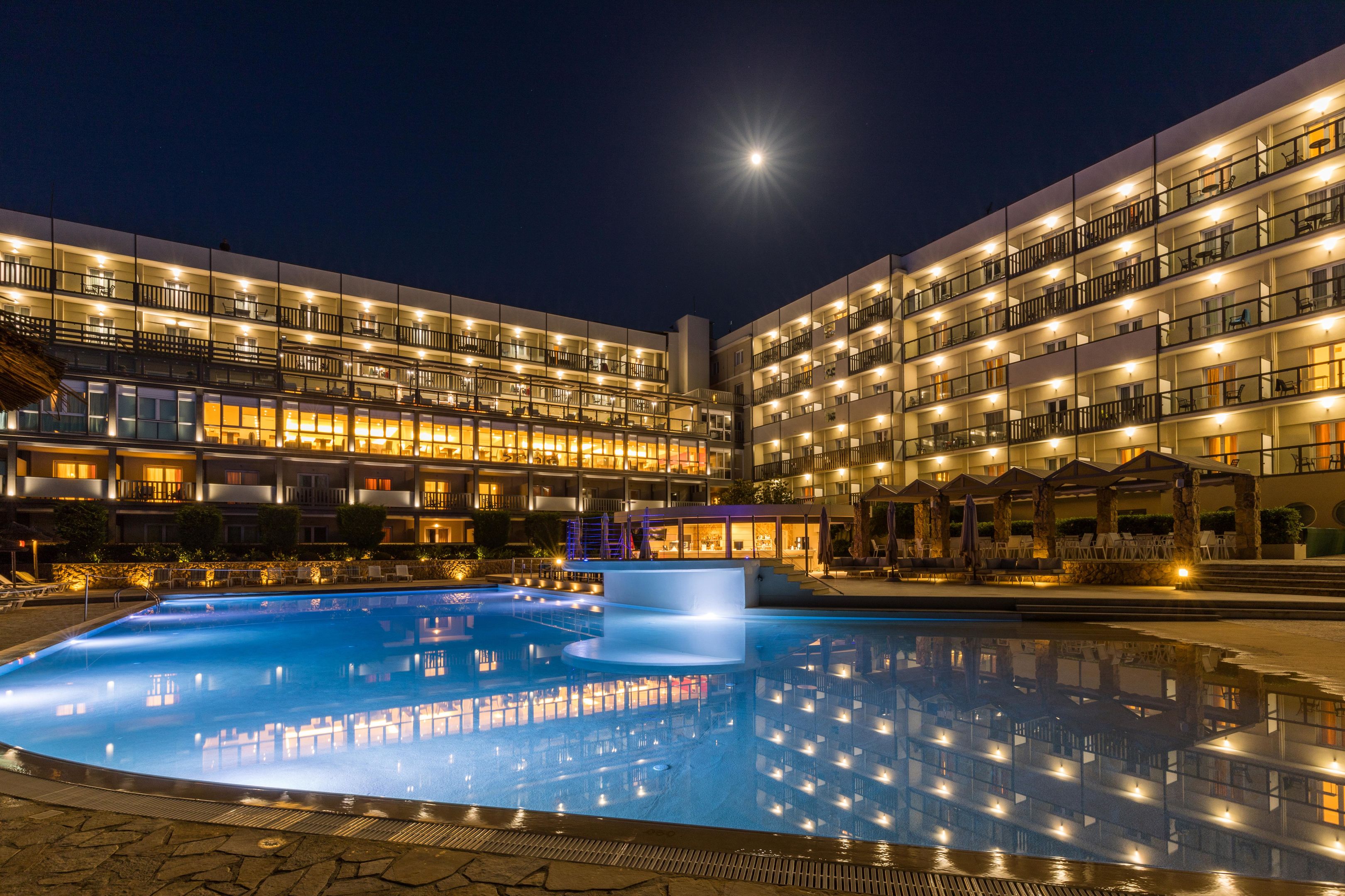 ARITI GRAND HOTEL