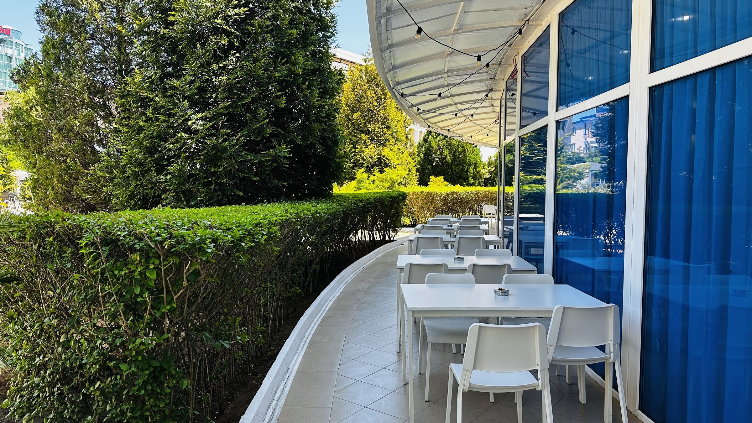 QUEEN NELLY HOTEL
