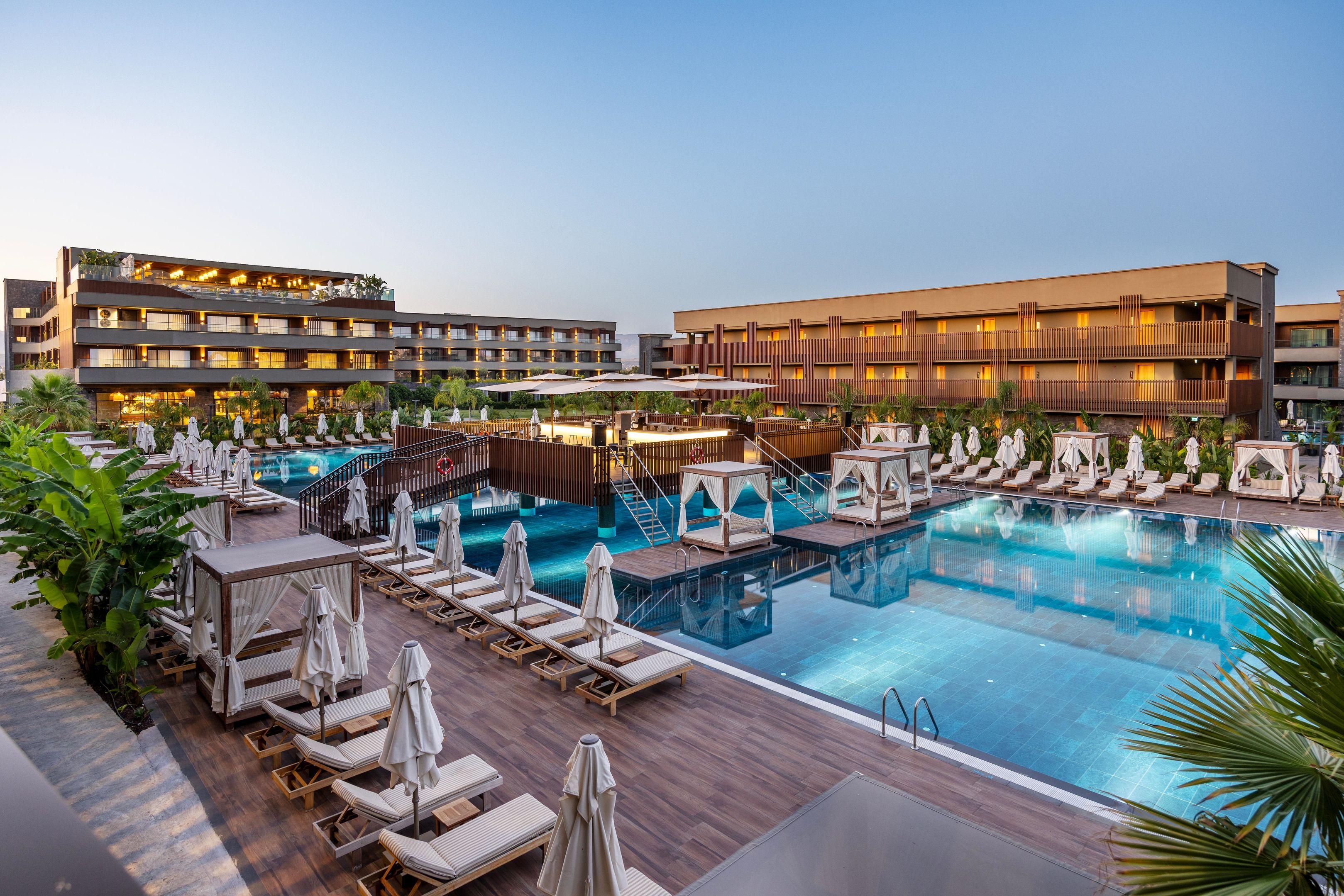JACARANDA LUXURY RESORT