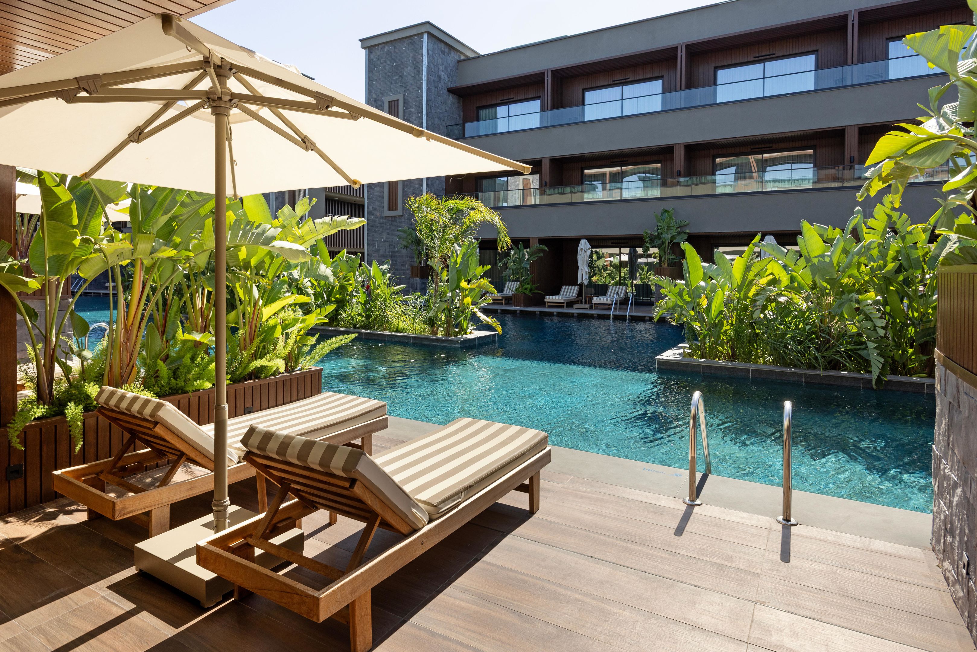 JACARANDA LUXURY RESORT