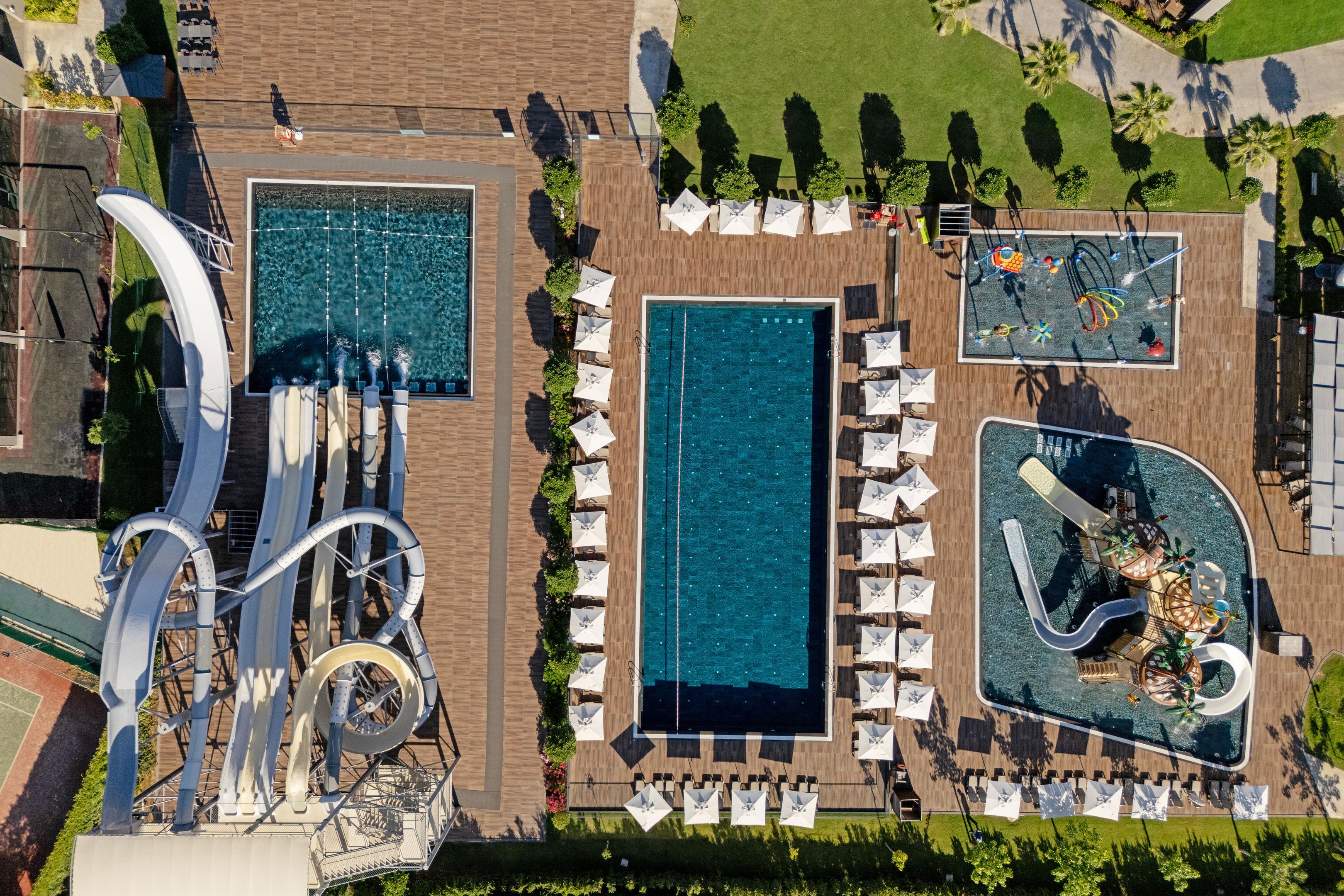 JACARANDA LUXURY RESORT