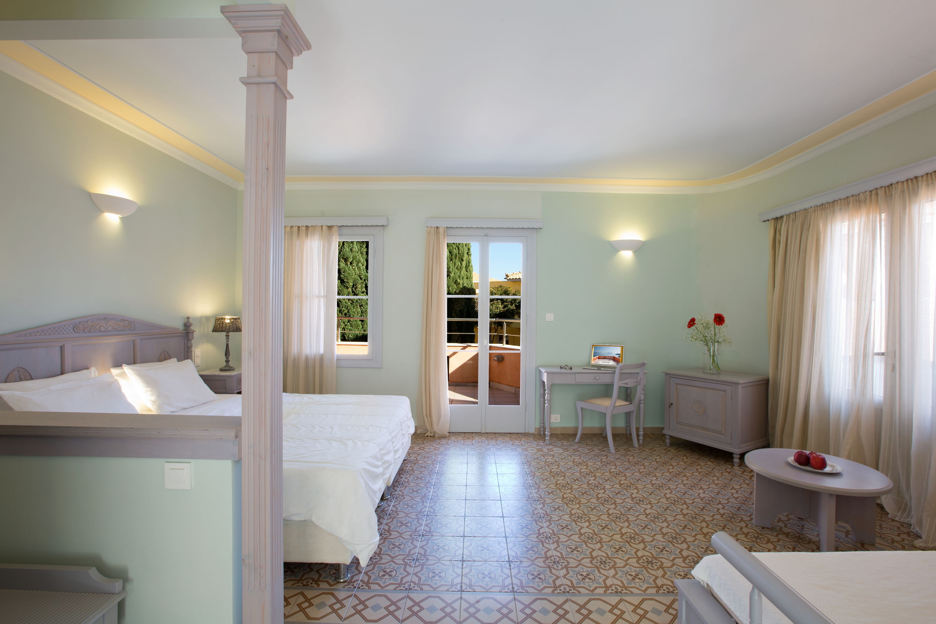 RED TOWER HOTEL - SUITES