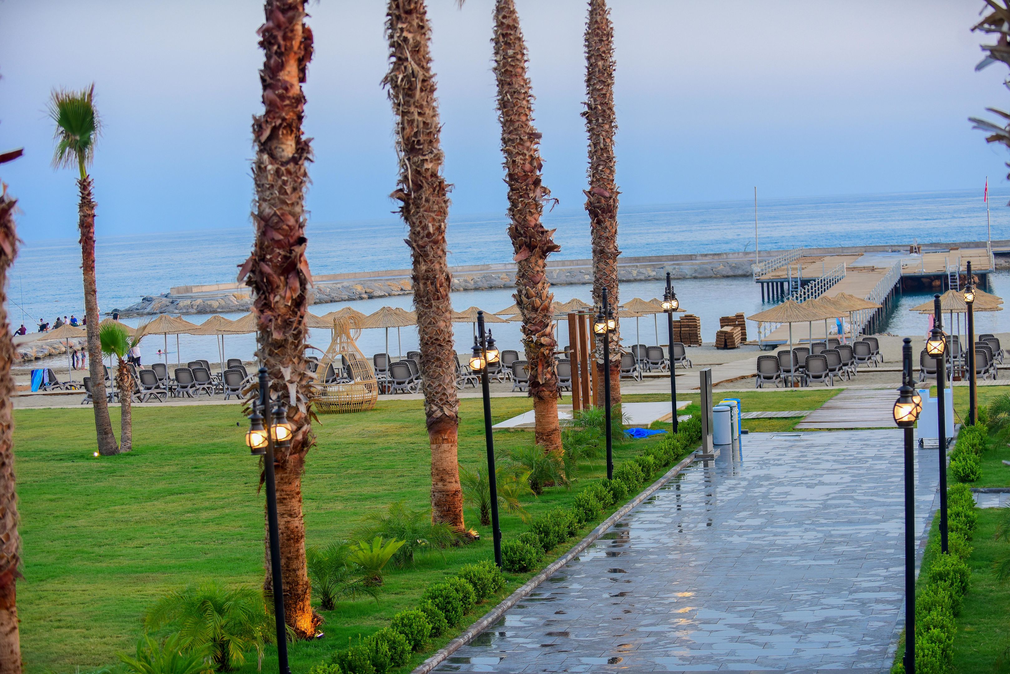 SERENITY QUEEN HOTEL