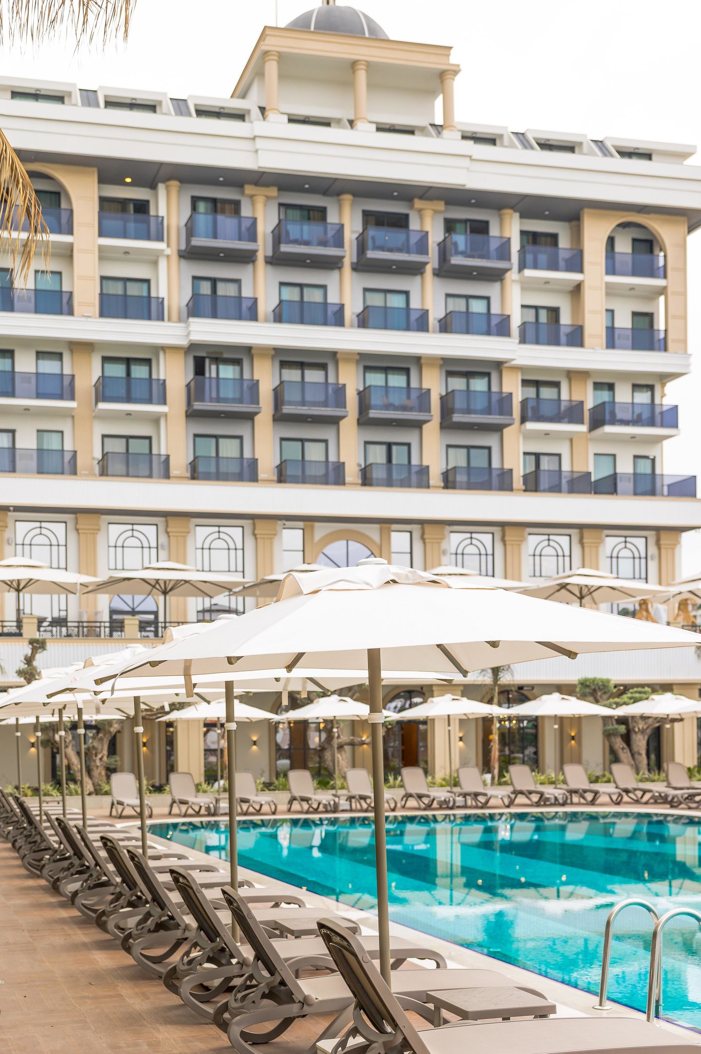 SERENITY QUEEN HOTEL