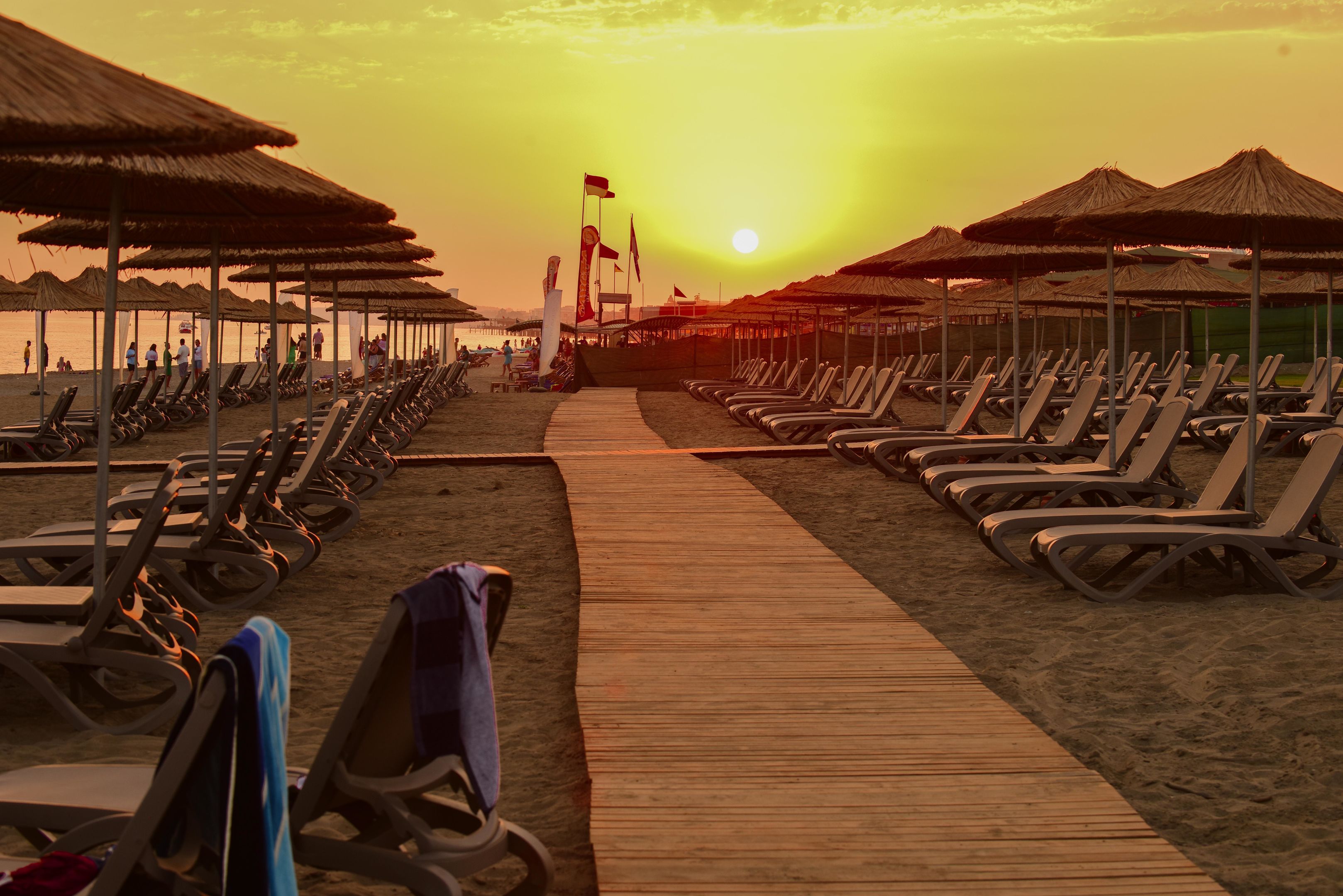 SERENITY QUEEN HOTEL