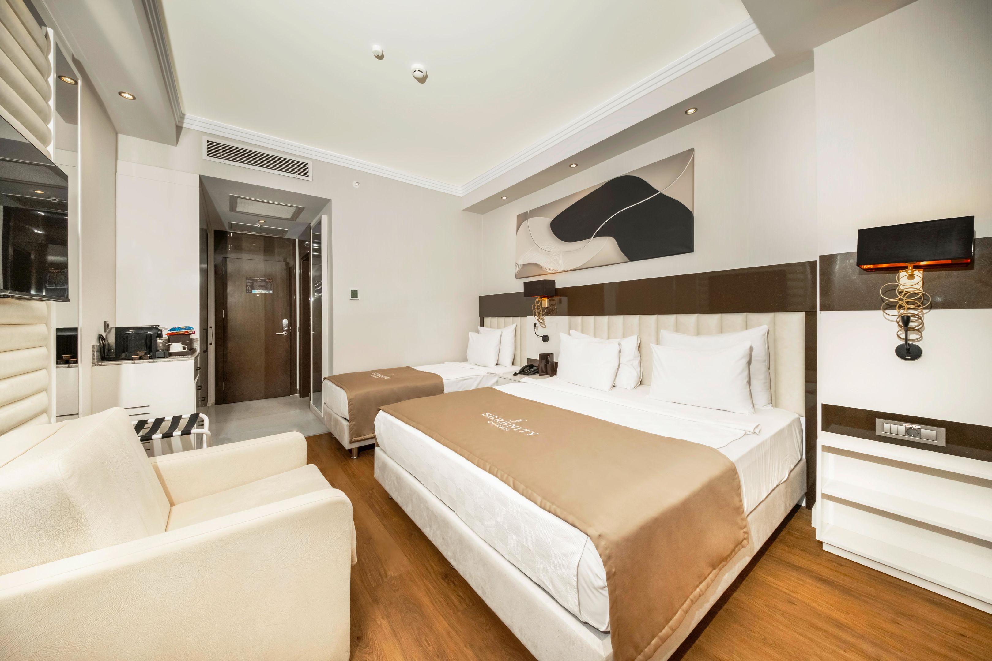 SERENITY QUEEN HOTEL