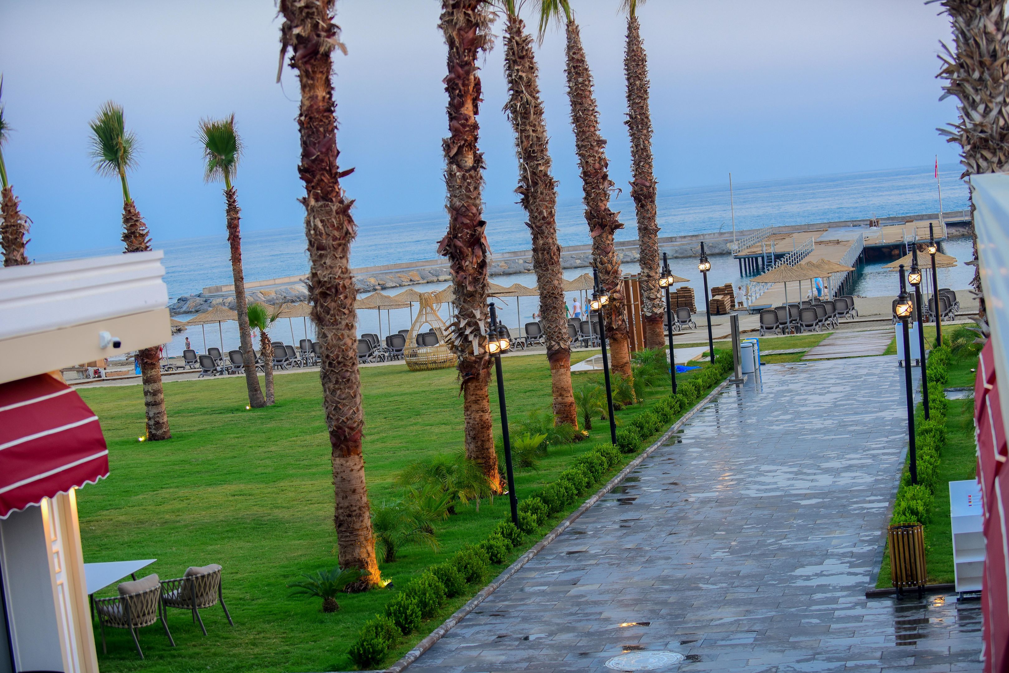 SERENITY QUEEN HOTEL