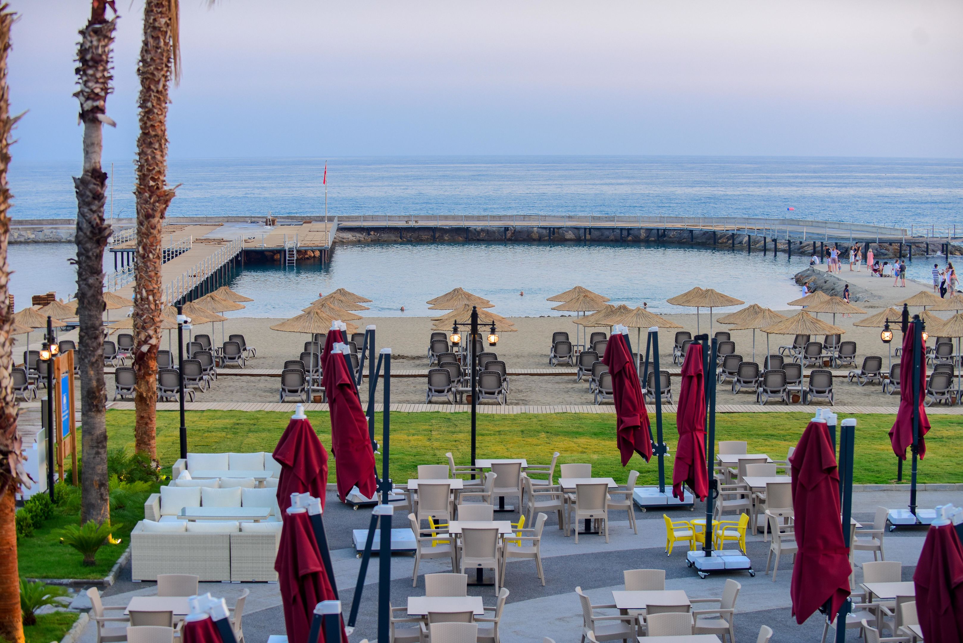SERENITY QUEEN HOTEL