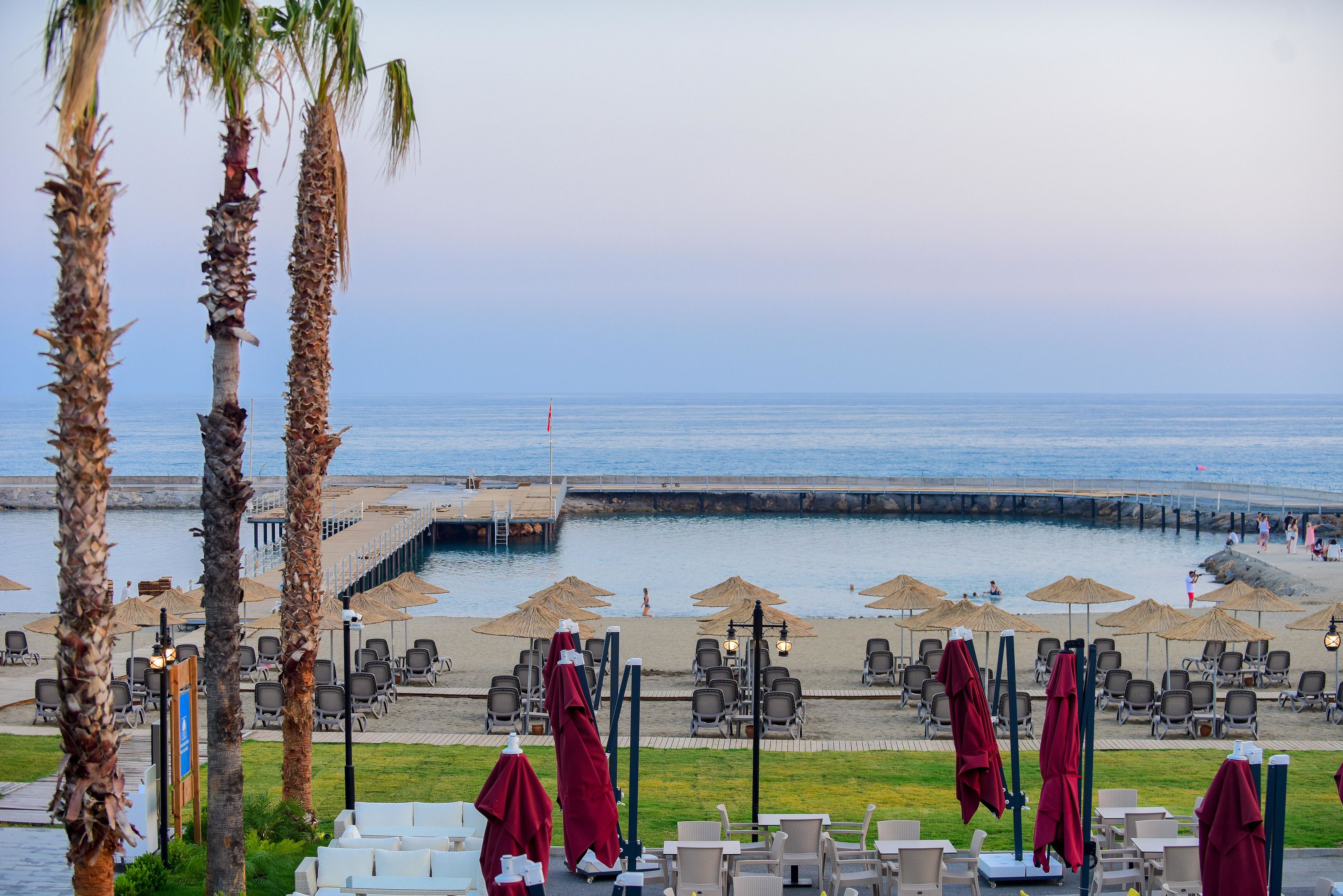 SERENITY QUEEN HOTEL