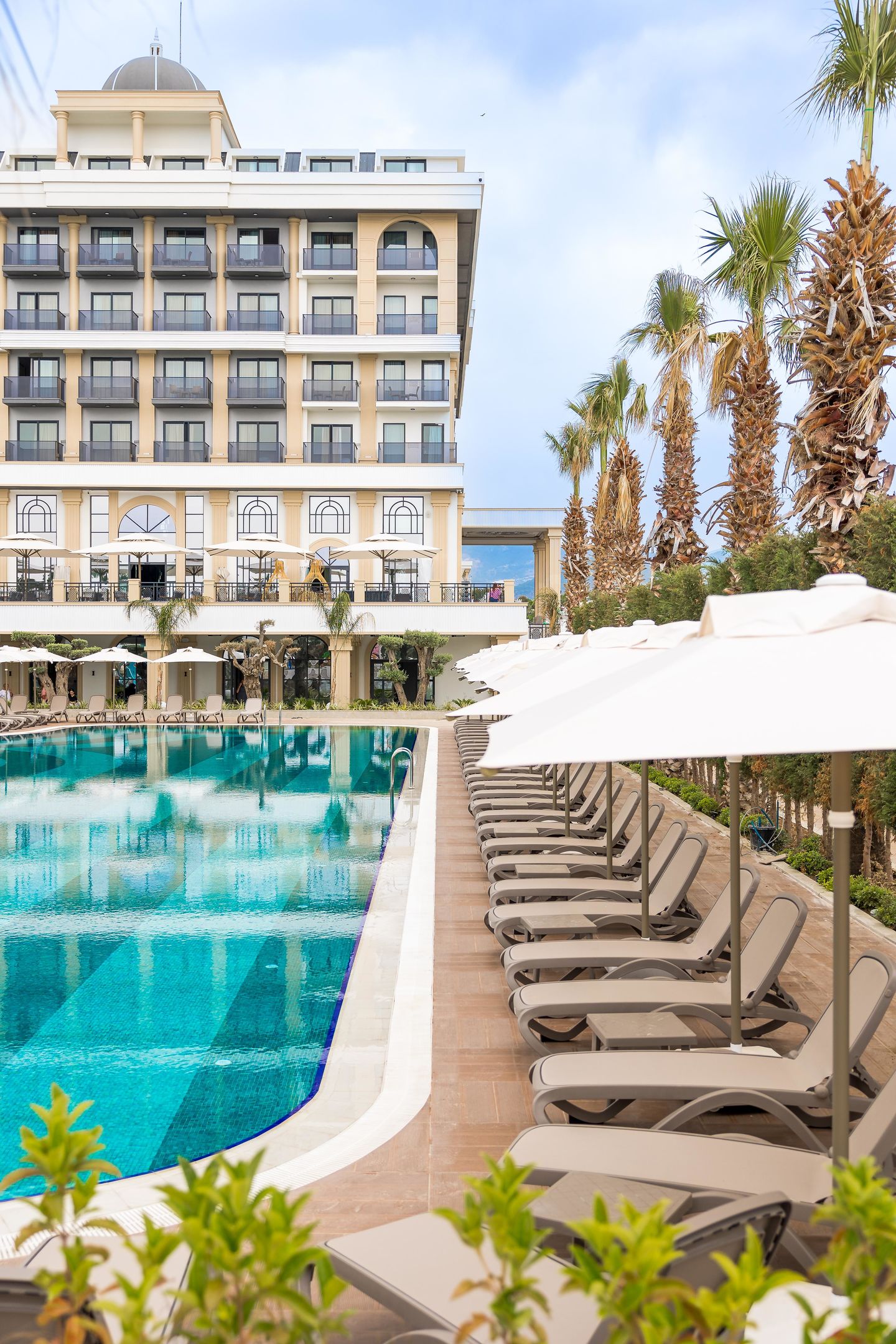 SERENITY QUEEN HOTEL