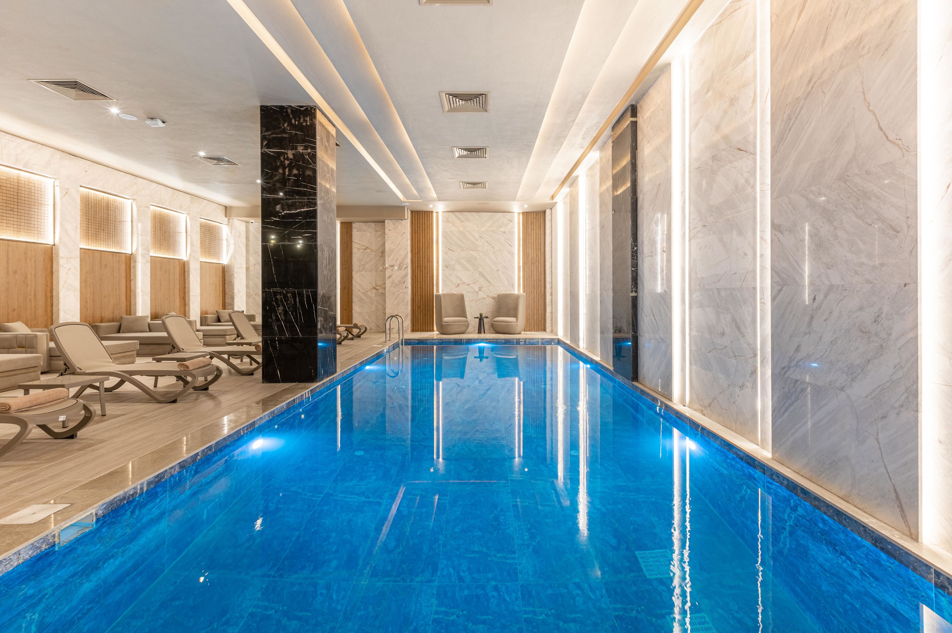SERENITY QUEEN HOTEL