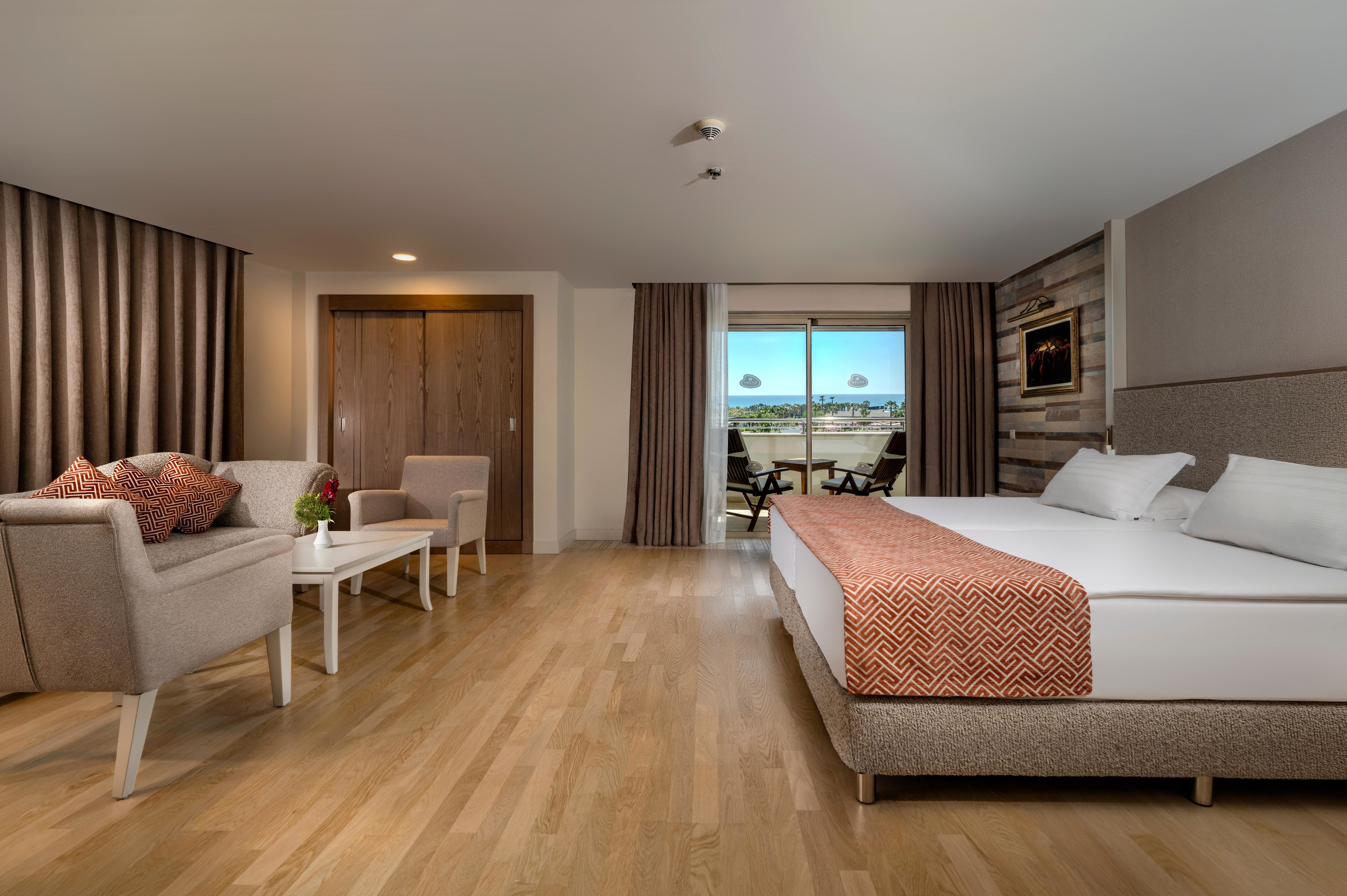 MELAS HOTEL LARA