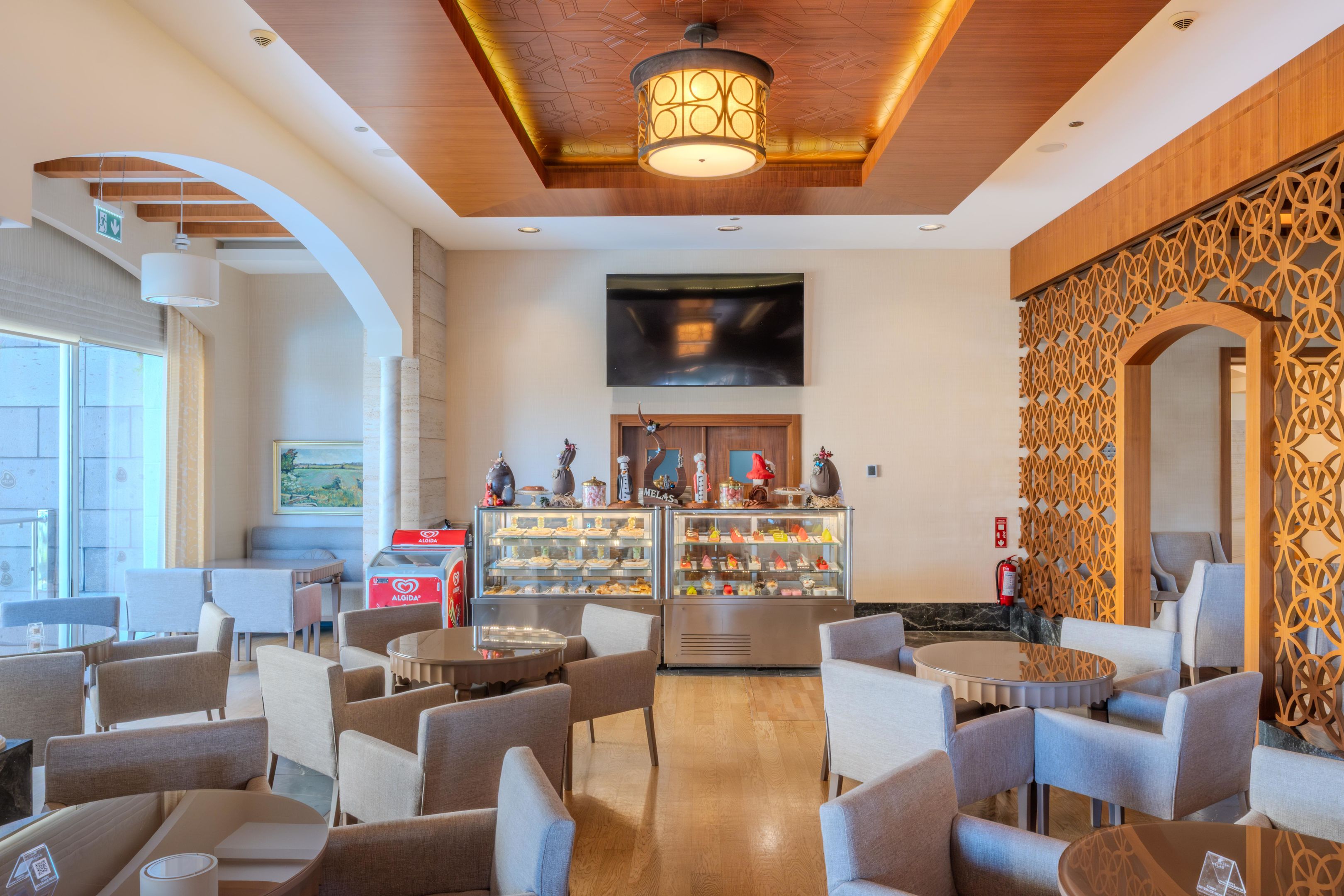 MELAS HOTEL LARA