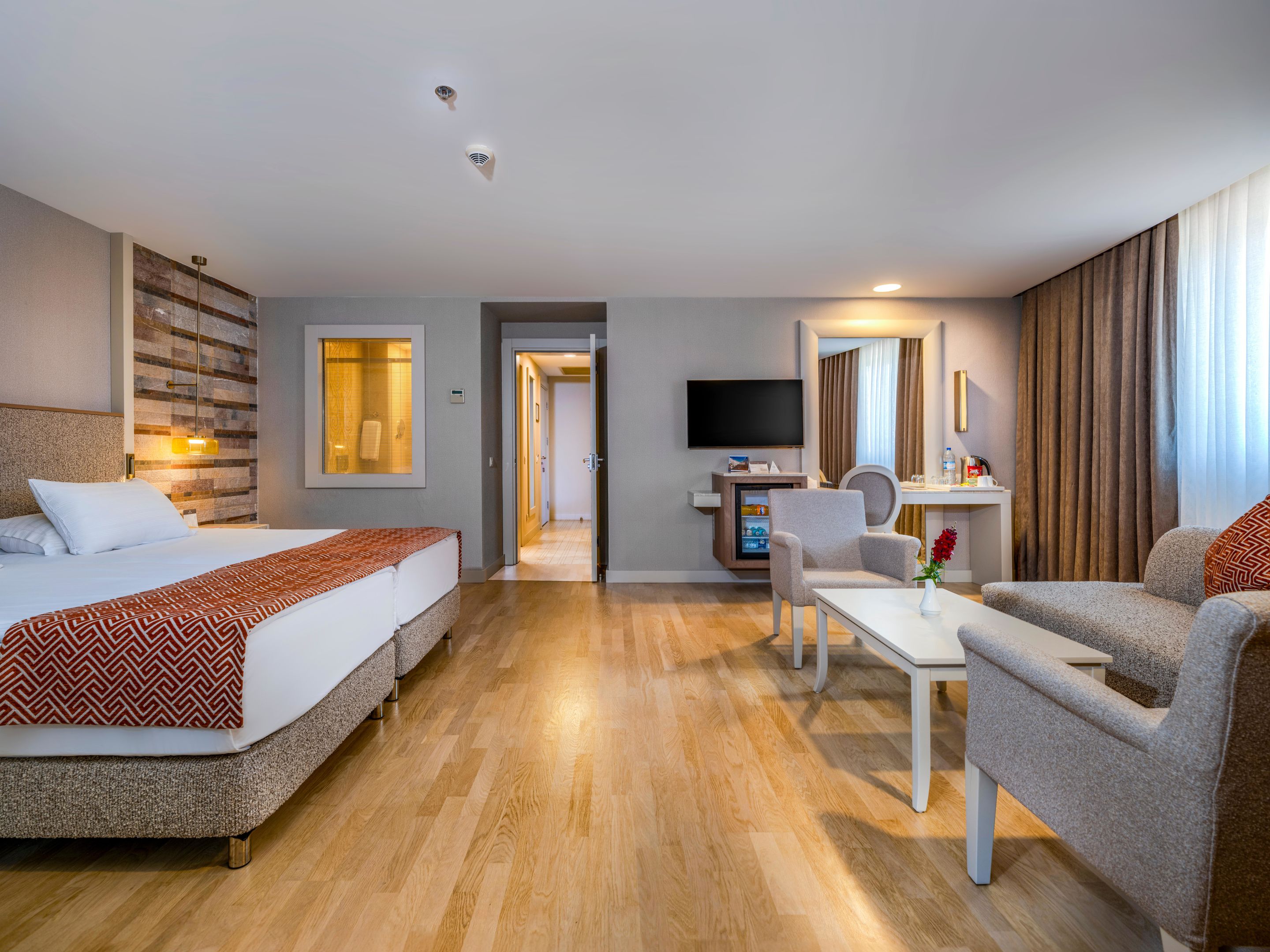 MELAS HOTEL LARA