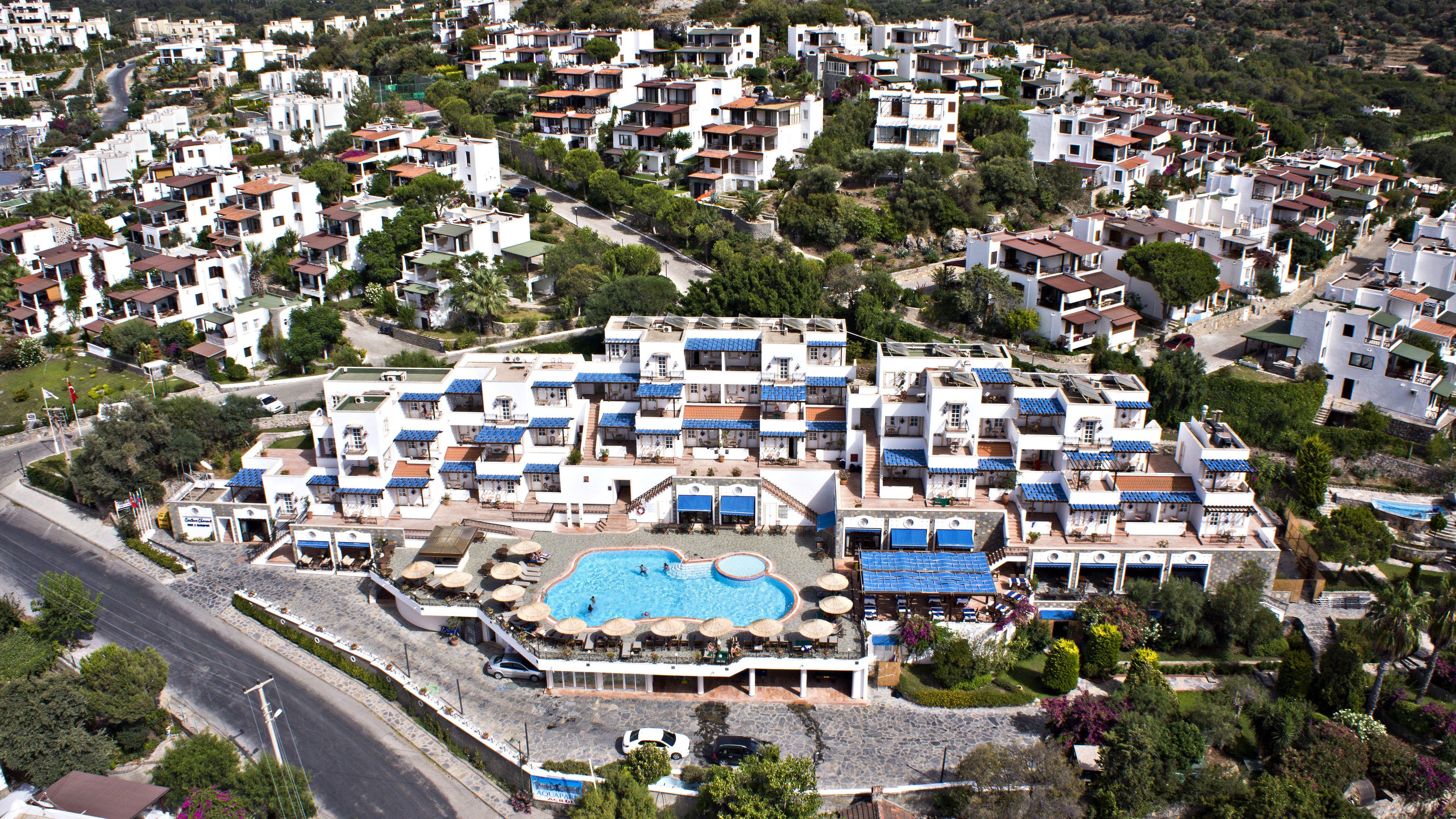 ELEMENTA HOTEL 12+