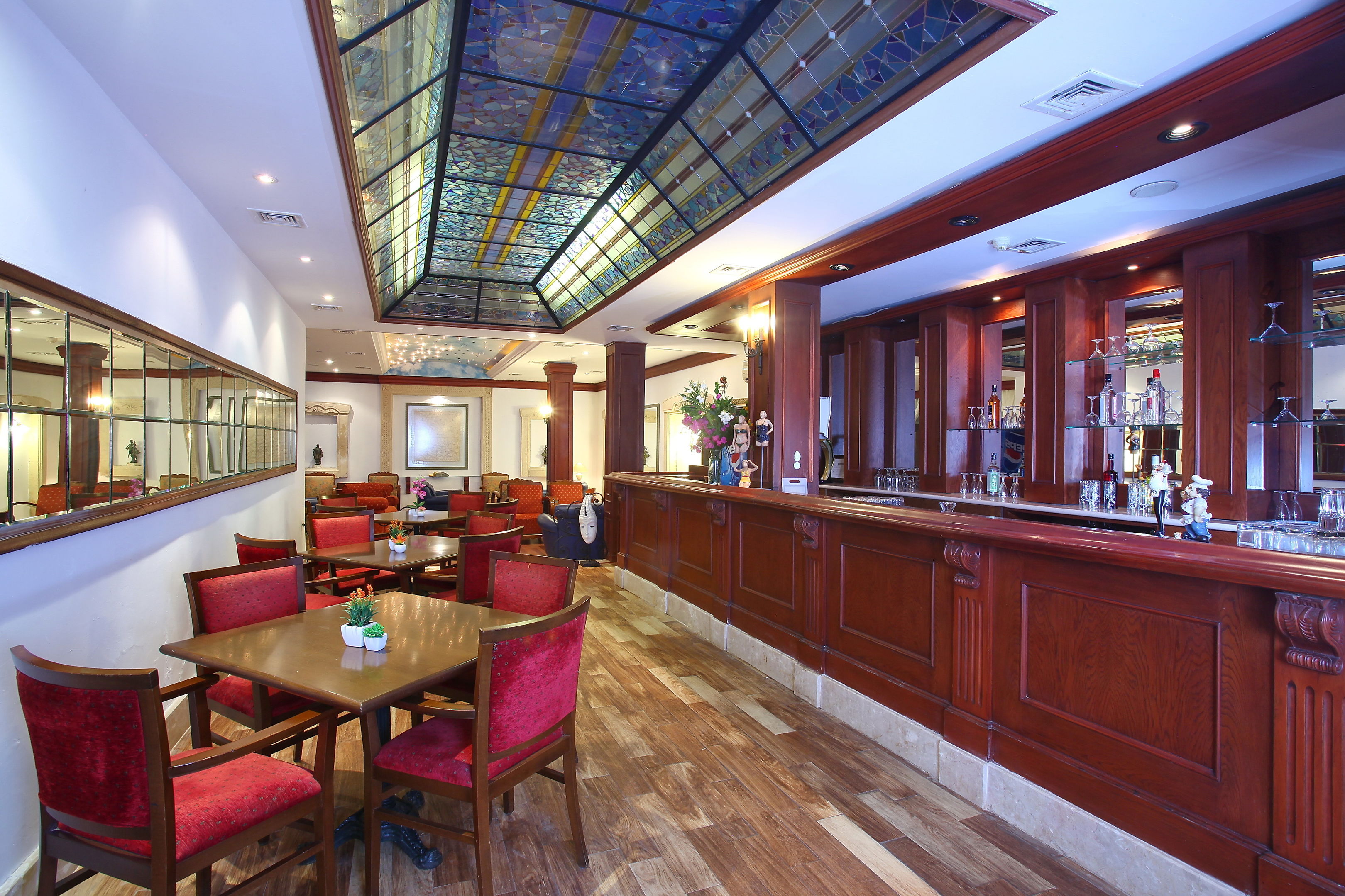 ELEMENTA HOTEL 12+