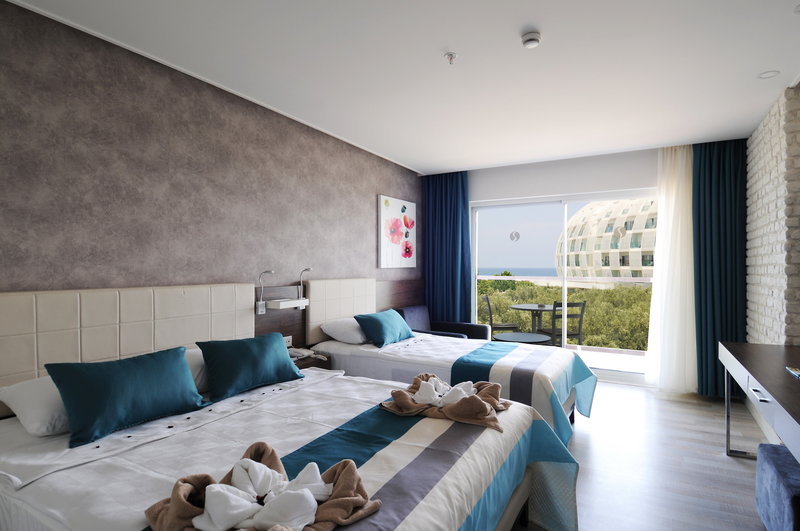 LONICERA WEST HOTEL