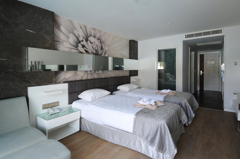 LONICERA WEST HOTEL