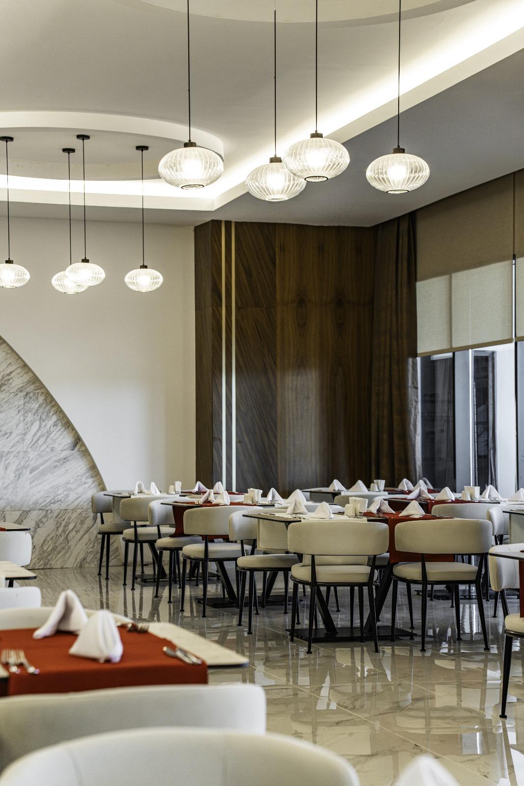 SIDE MOON PALACE HOTEL