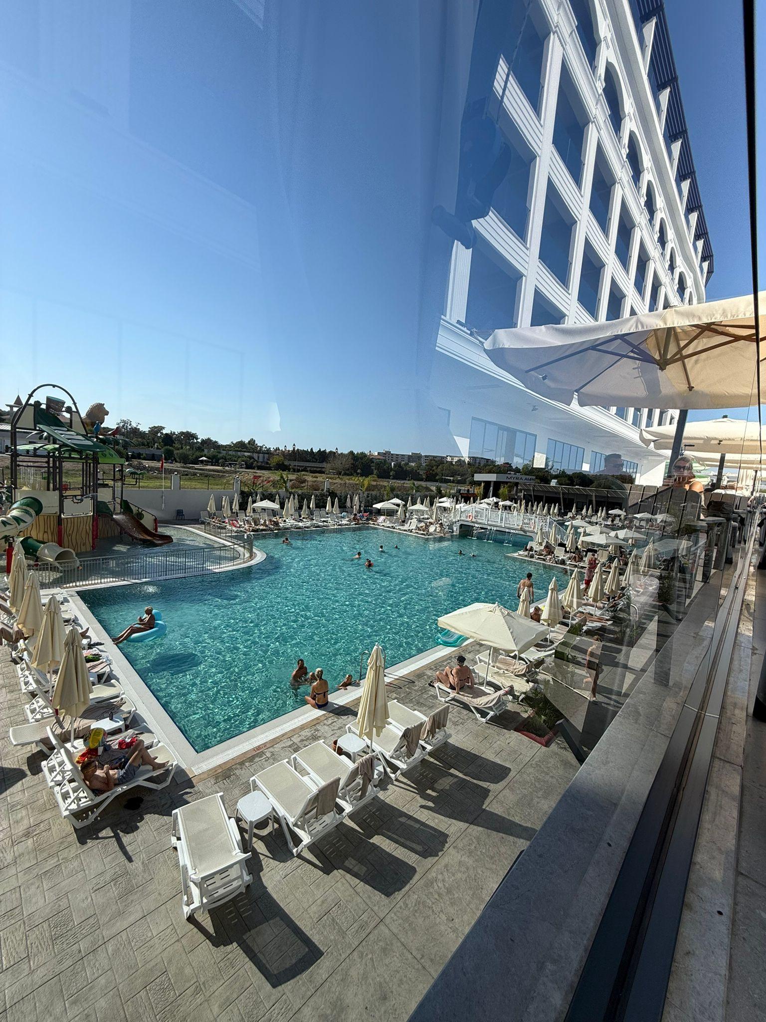 SIDE MOON PALACE HOTEL