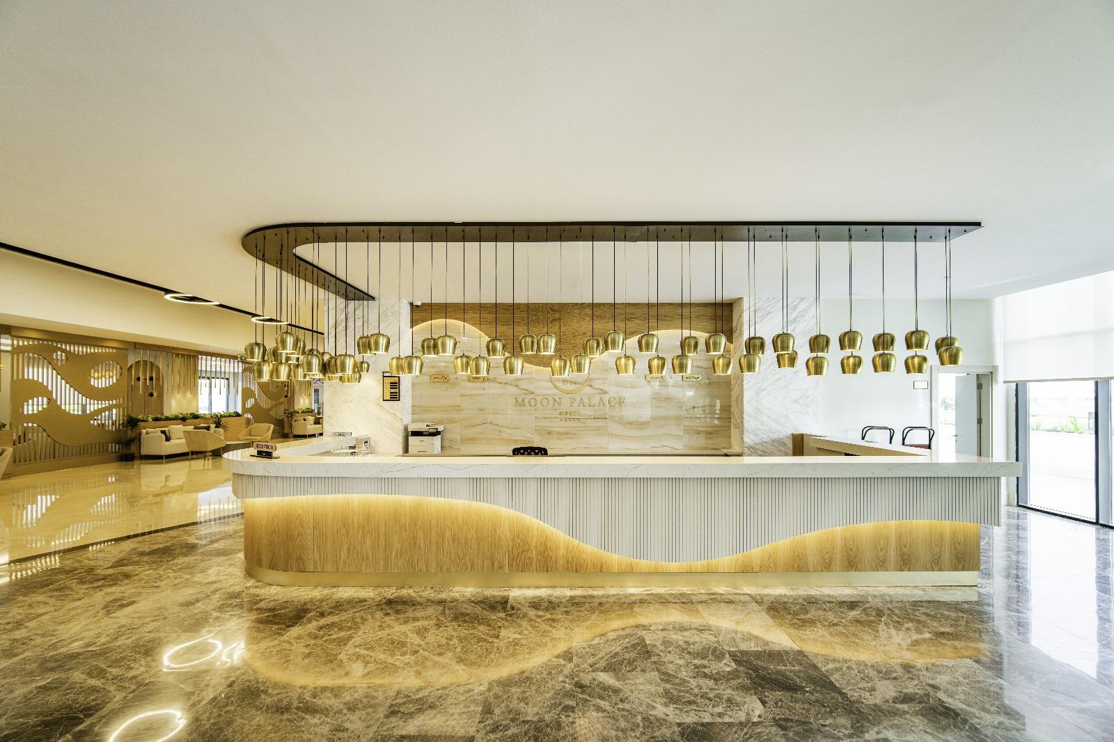 SIDE MOON PALACE HOTEL