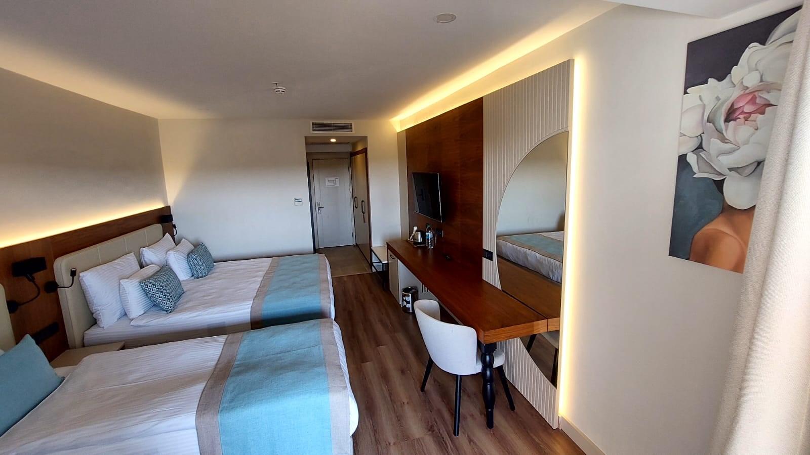 SIDE MOON PALACE HOTEL