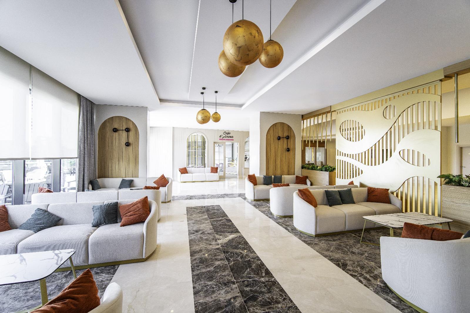 SIDE MOON PALACE HOTEL