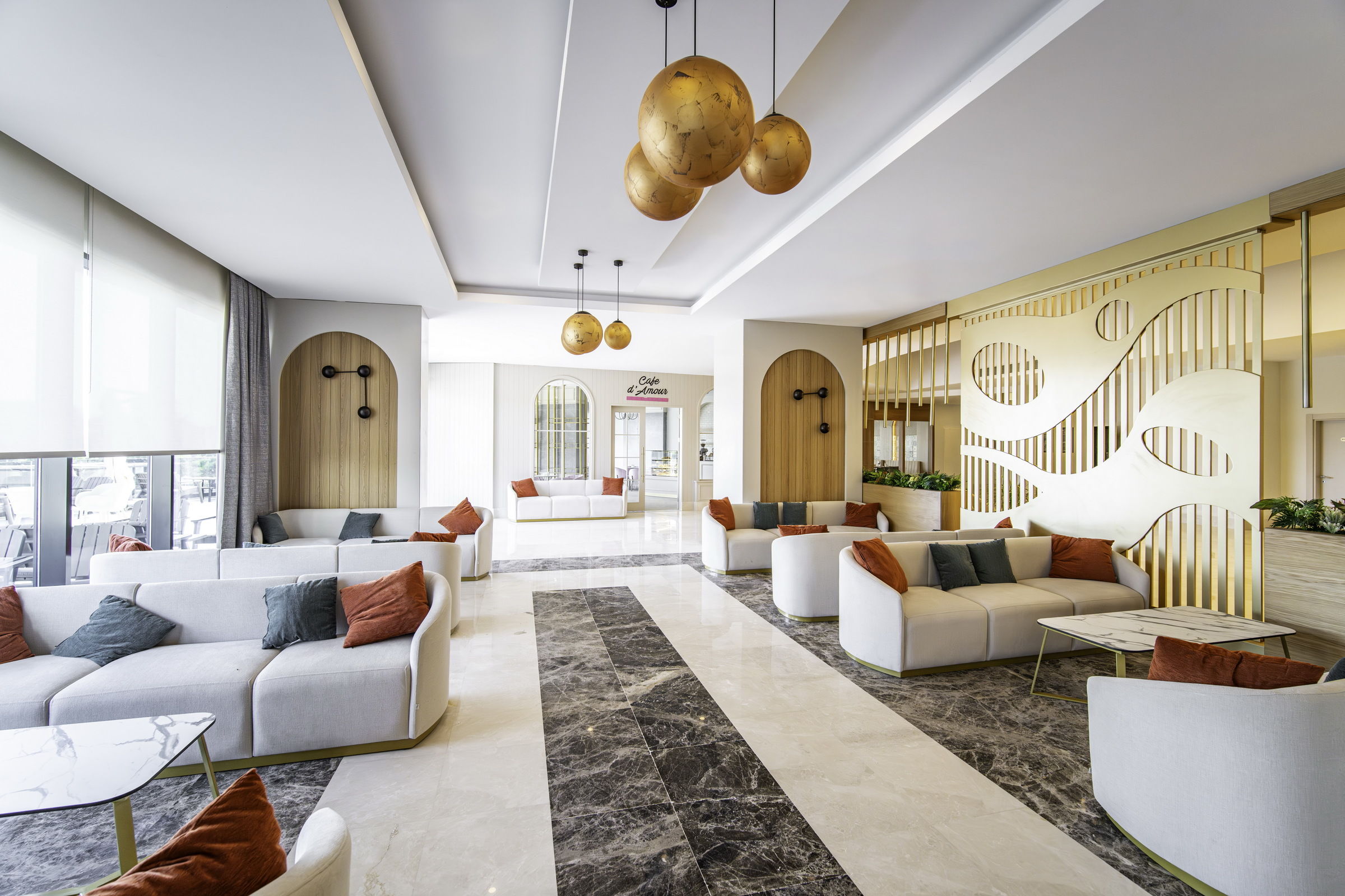 SIDE MOON PALACE HOTEL
