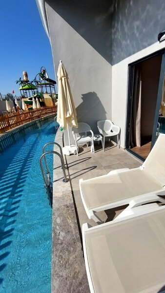 SIDE MOON PALACE HOTEL