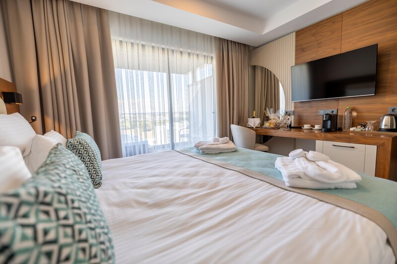 SIDE MOON PALACE HOTEL