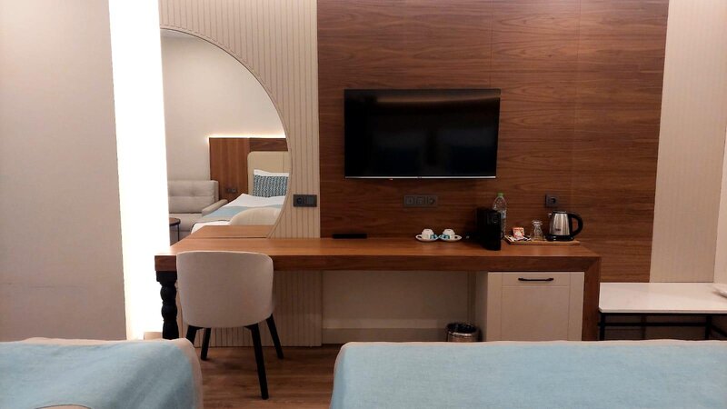 SIDE MOON PALACE HOTEL