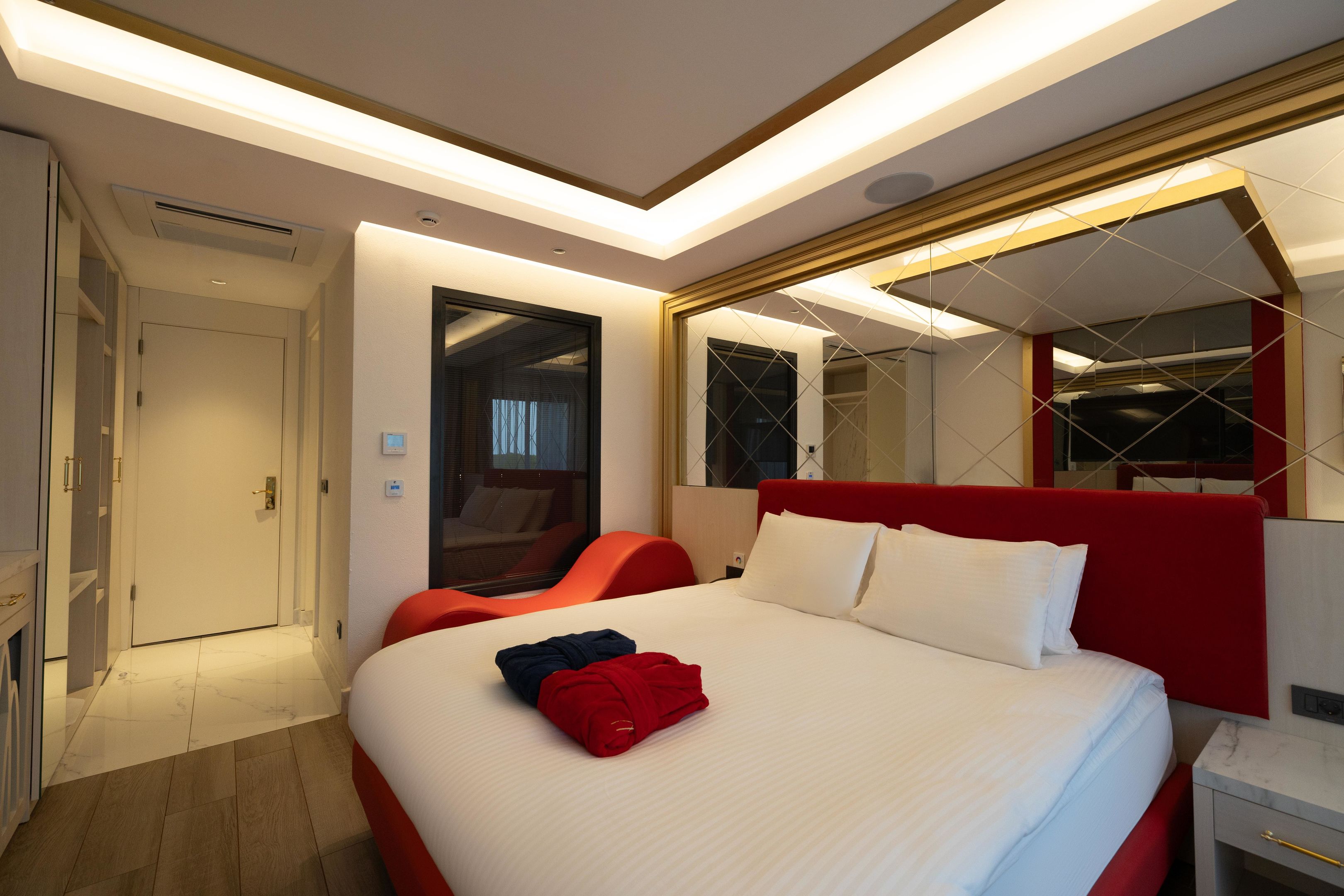GRANADA LUXURY RED ADULT ONLY 16+