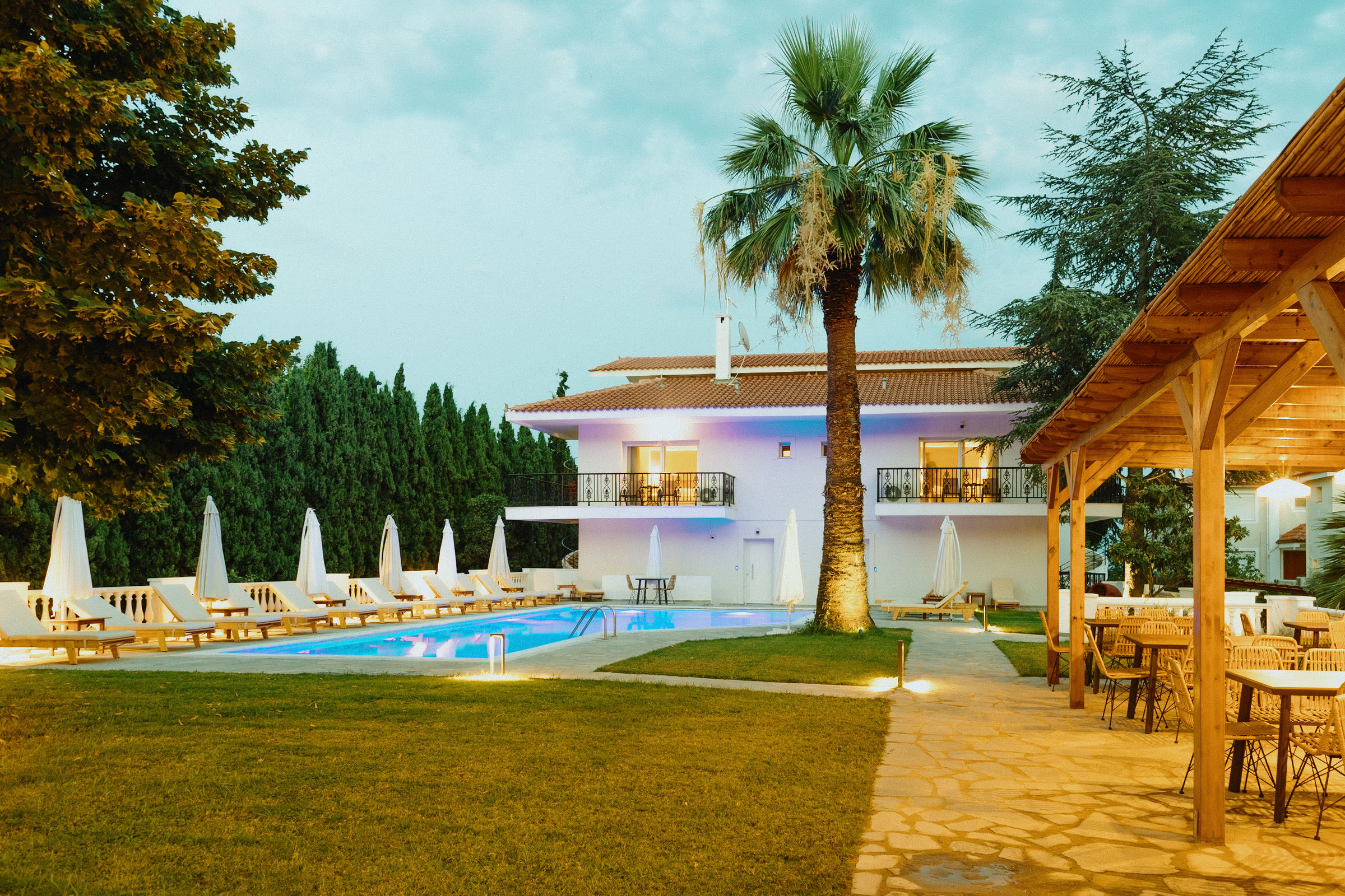 BLUE BAY HOTEL NEA IRAKLITSA