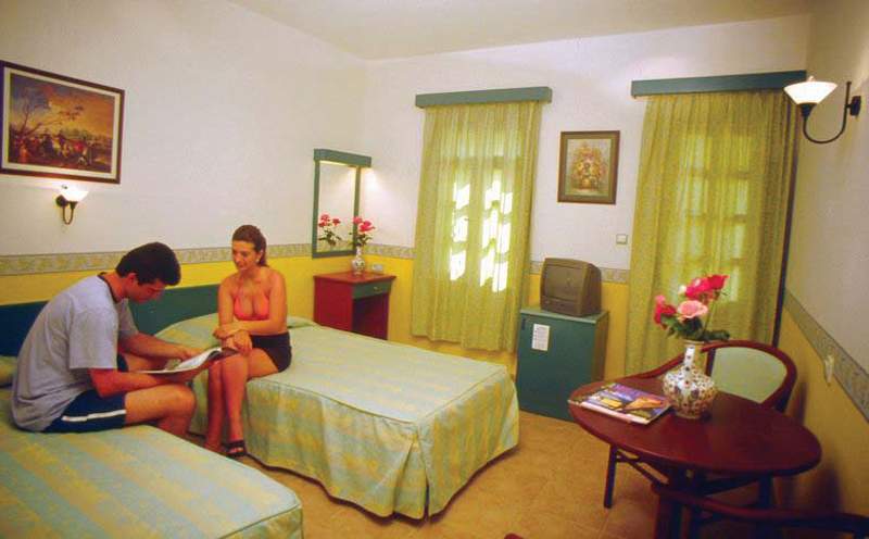 PERDIKIA HILL HOTEL