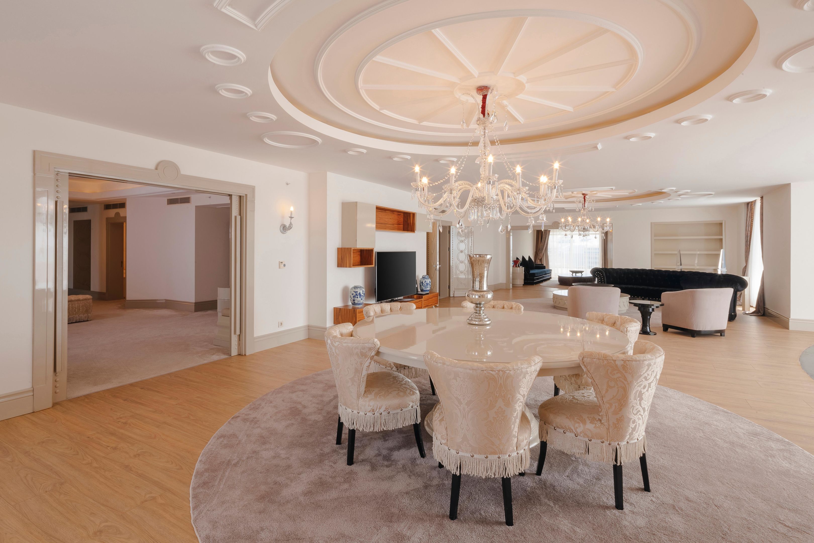 SELECTUM LUXURY RESORT