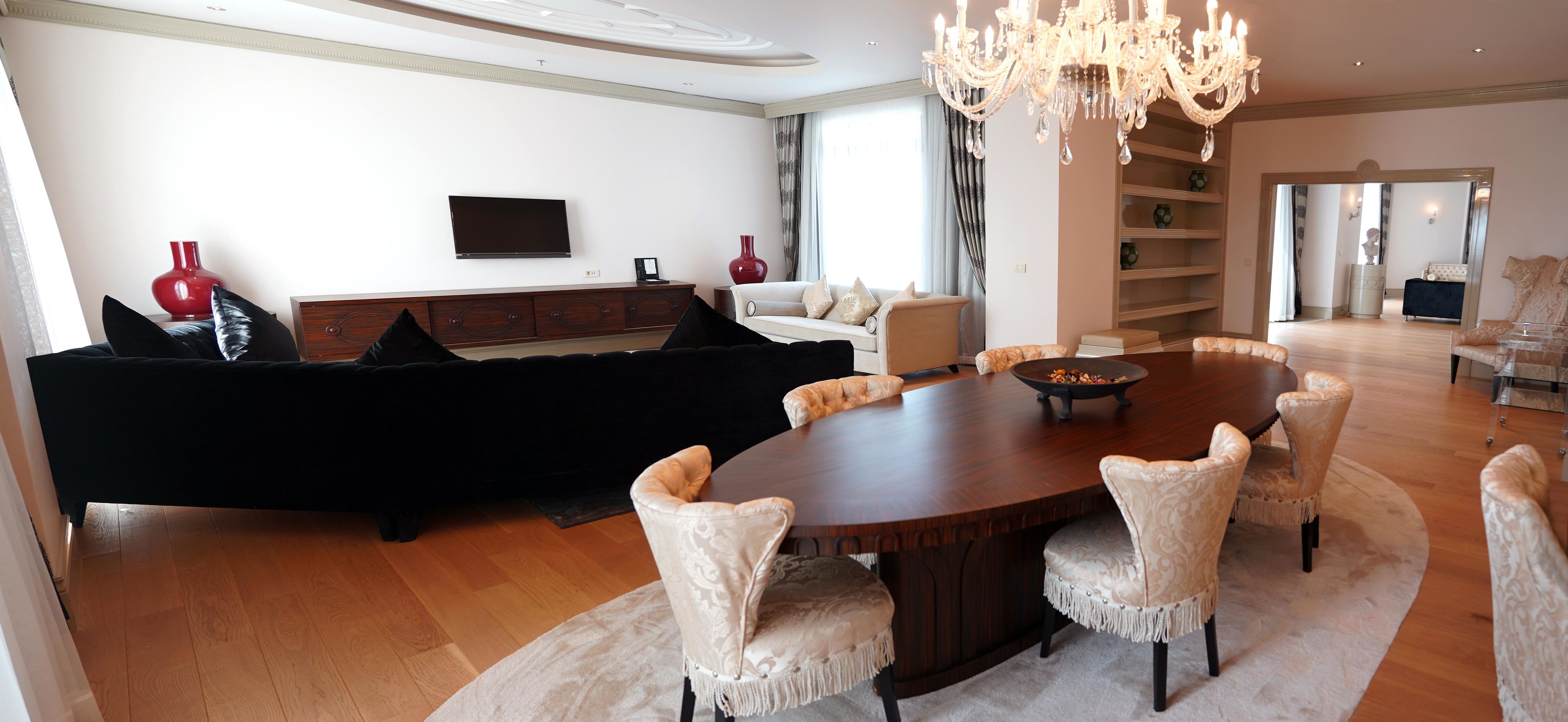 SELECTUM LUXURY RESORT