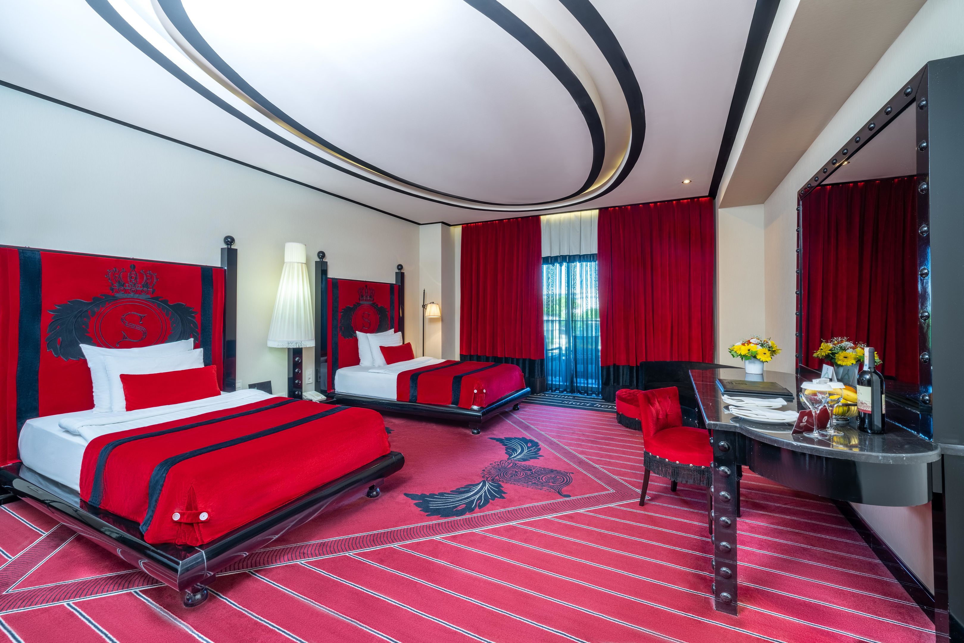 SELECTUM LUXURY RESORT