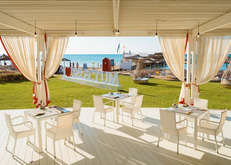 SELECTUM LUXURY RESORT