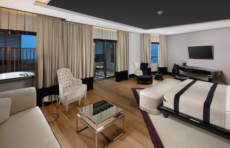 SELECTUM LUXURY RESORT