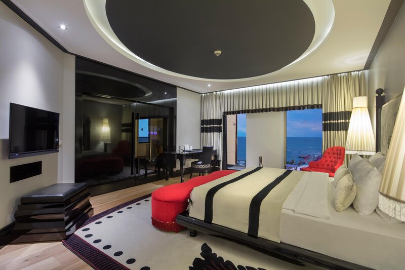 SELECTUM LUXURY RESORT